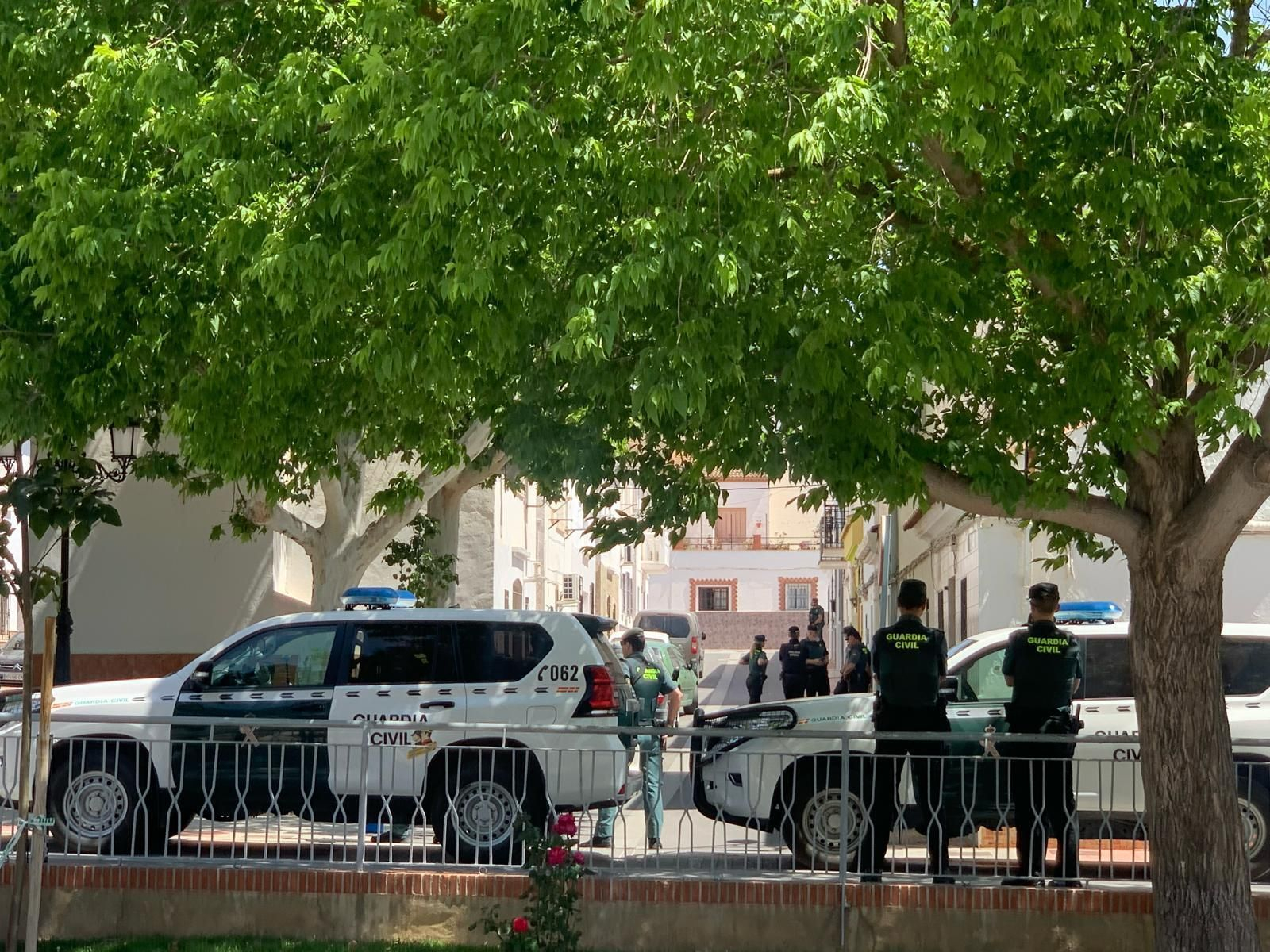 Efectivos de la Guardia Civil en la zona. Efectivos de la Guardia Civil en la zona.