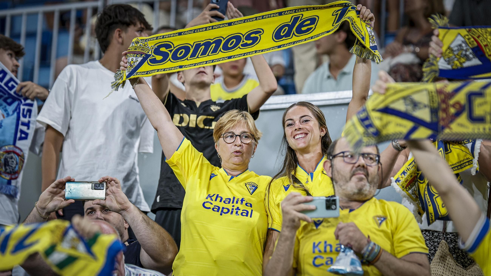 Búscate entre las fotos del partido de fútbol entre Cádiz CF y Real Zaragoza