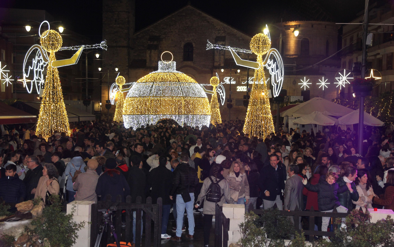 Espectáculo de luz en la plaza Nueva de Lucena. Espectáculo de luz en la plaza Nueva de Lucena.
