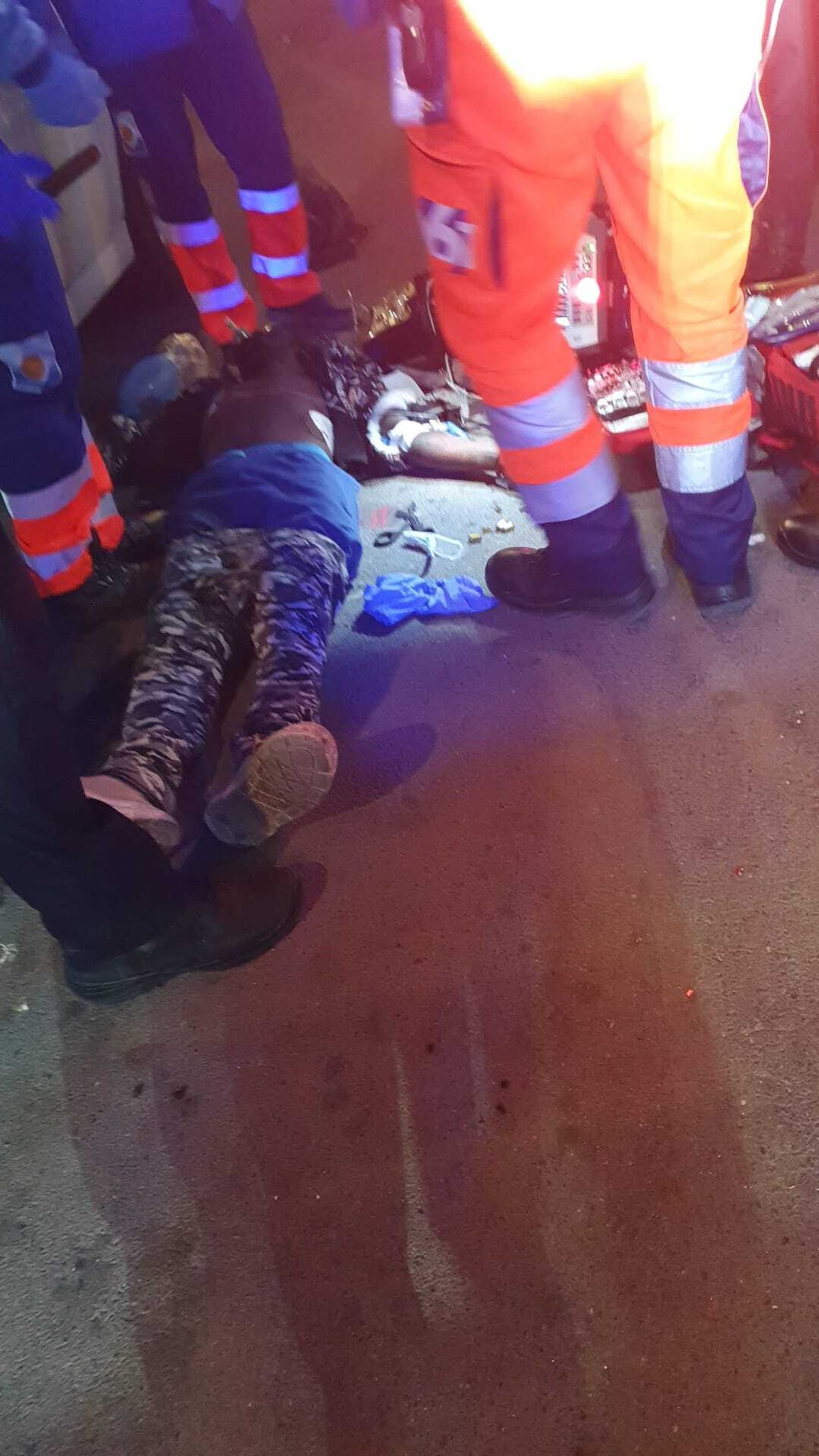 Imagen del fallecido con tras intentar el 061 infructuosamente su reanimación