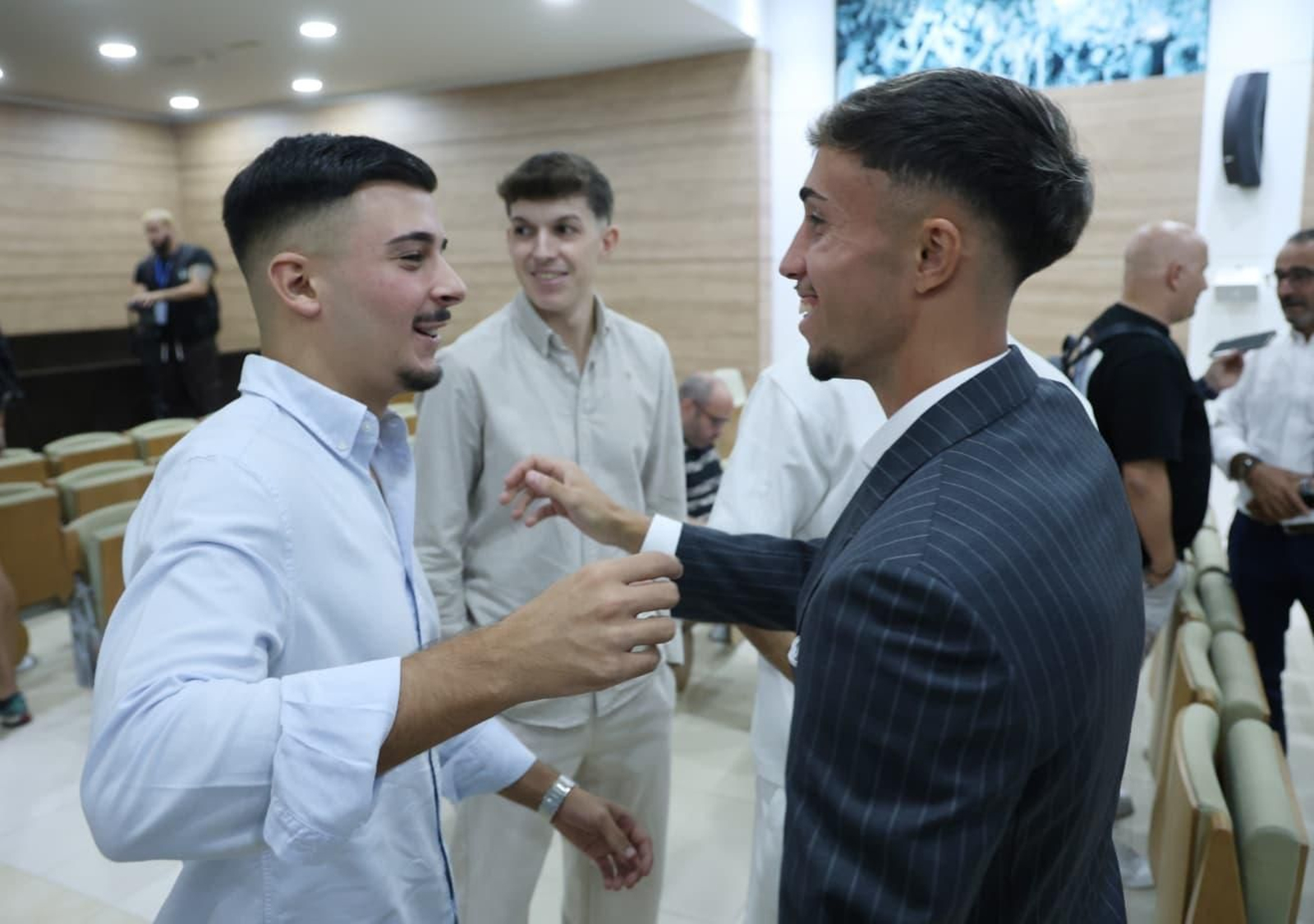 Los jugadores del Málaga CF y su familia arropan a David Larrubia