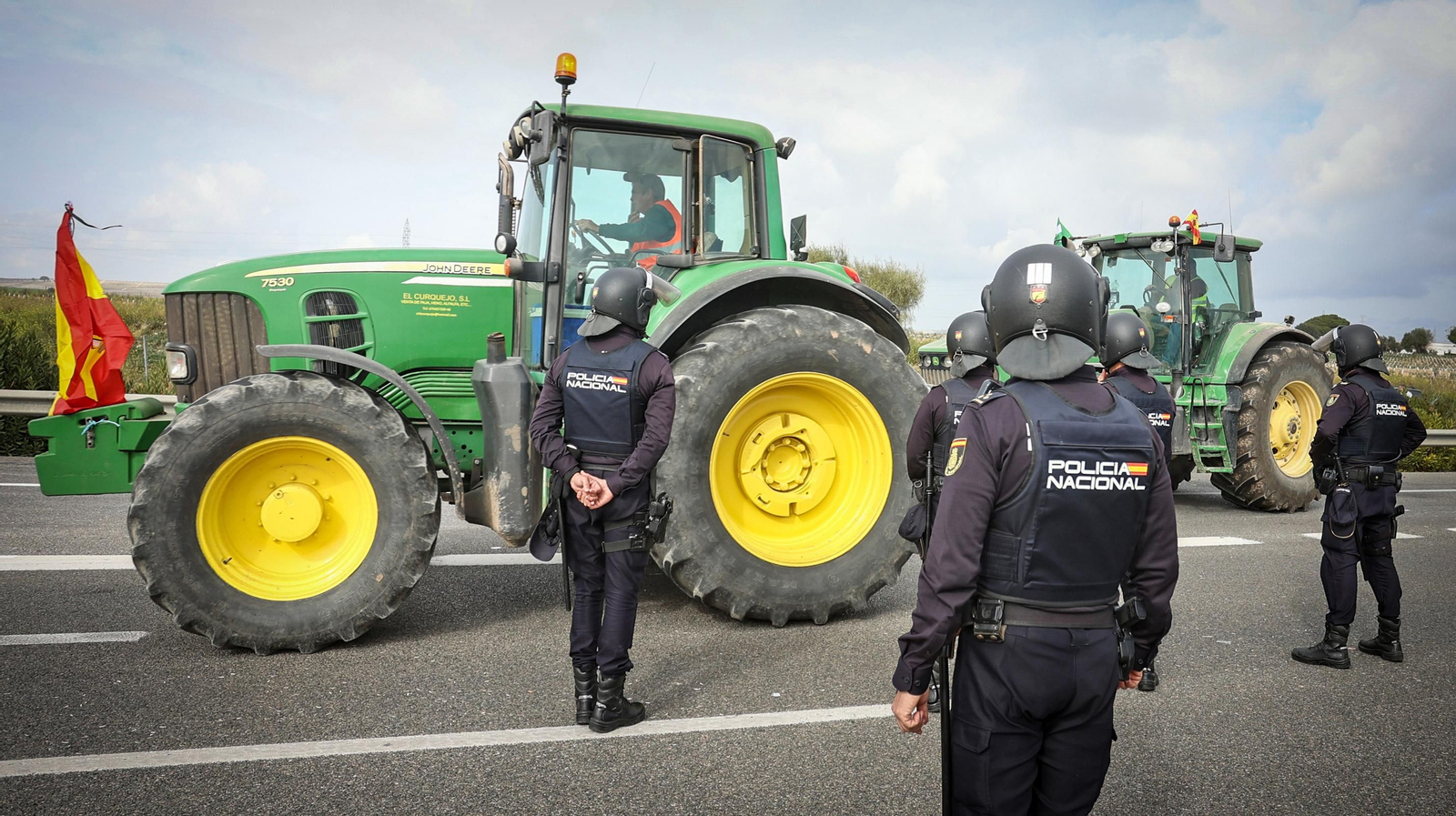 Mucha policía y pocos tractores