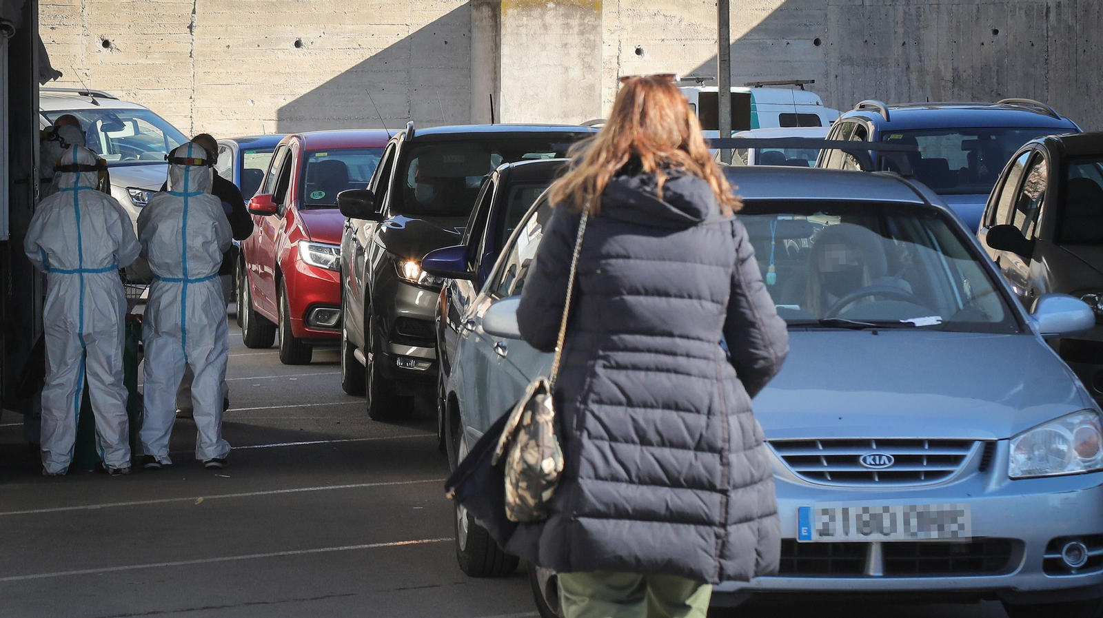 Caos en el Hospital de Jerez por la afluencia masiva de usuarios para hacerse la PCR