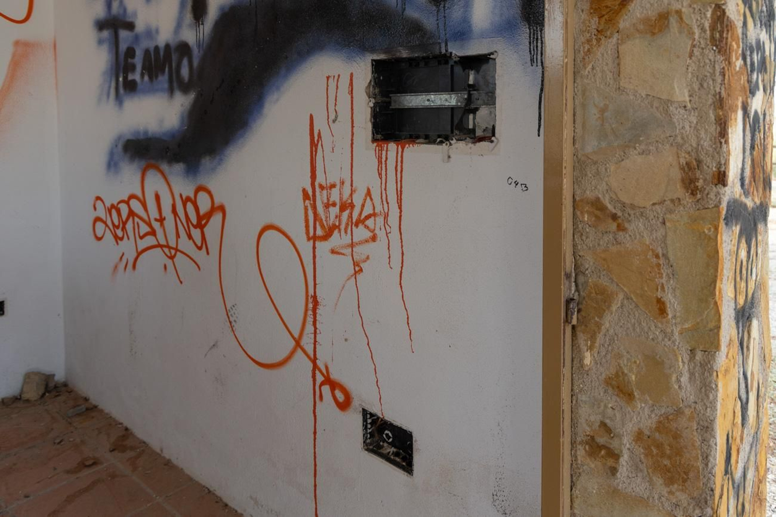 Estado de abandono del parque del Cerro de las Canteras