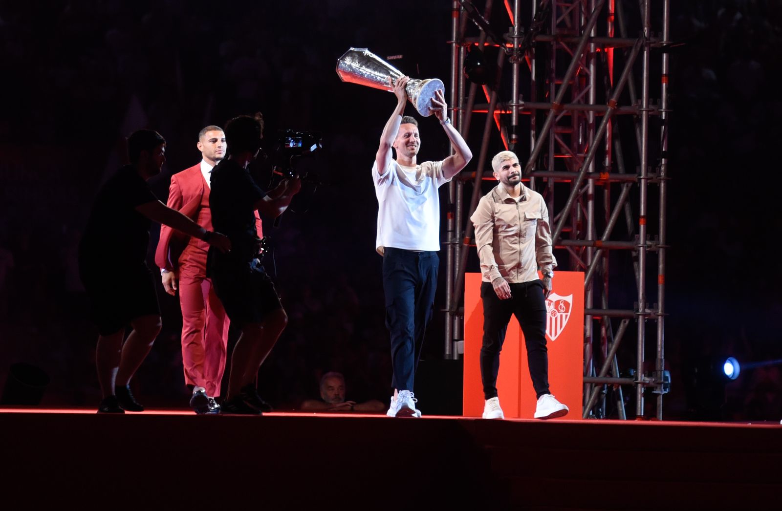 La celebración del Sevilla en el Ramón Sánchez-Pizjuán, en imágenes