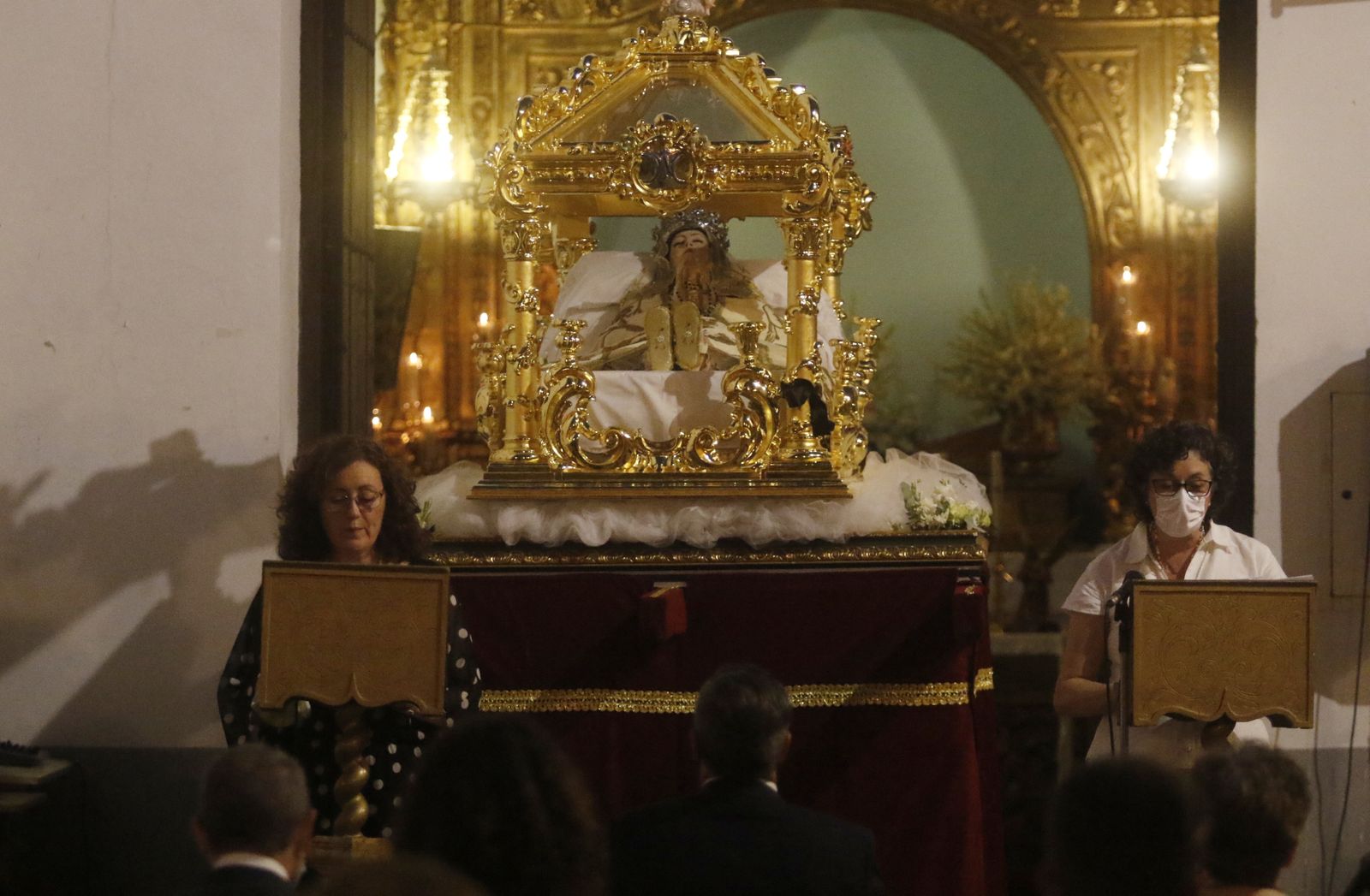 La hermandad de la Virgen del Tránsito de Córdoba celebra su festividad, en imágenes