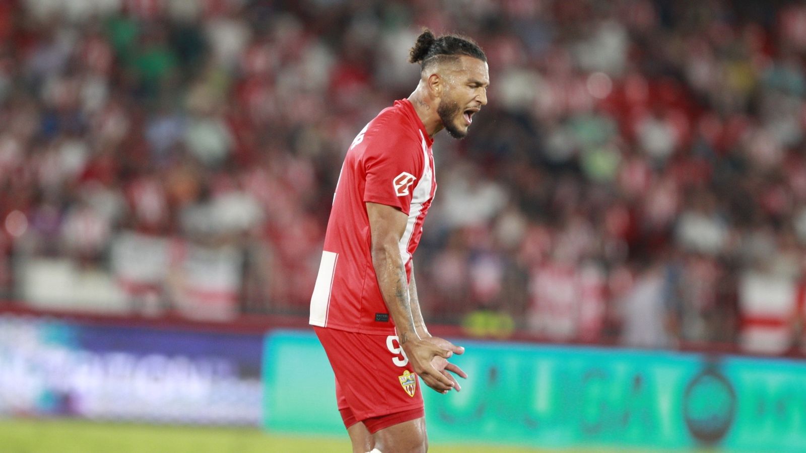 Luis Suárez se lamenta en el encuentro contra el Real Sporting.