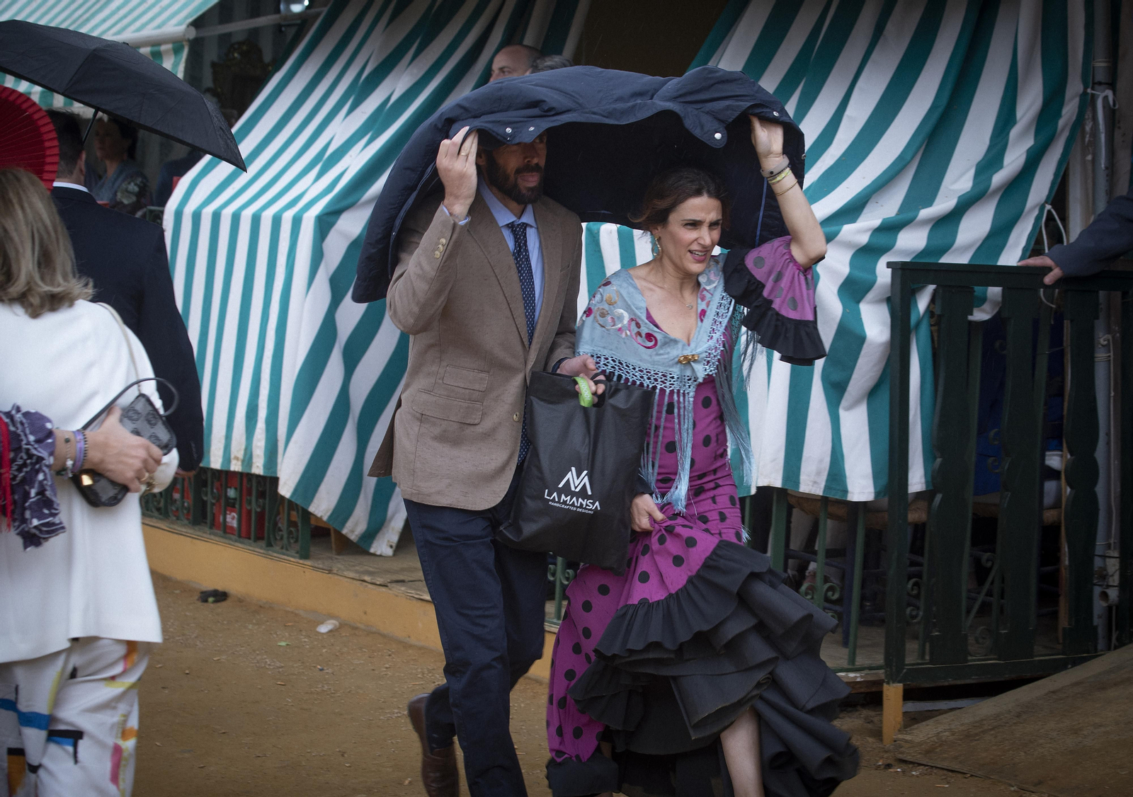 Sol y lluvia en el lunes de Feria