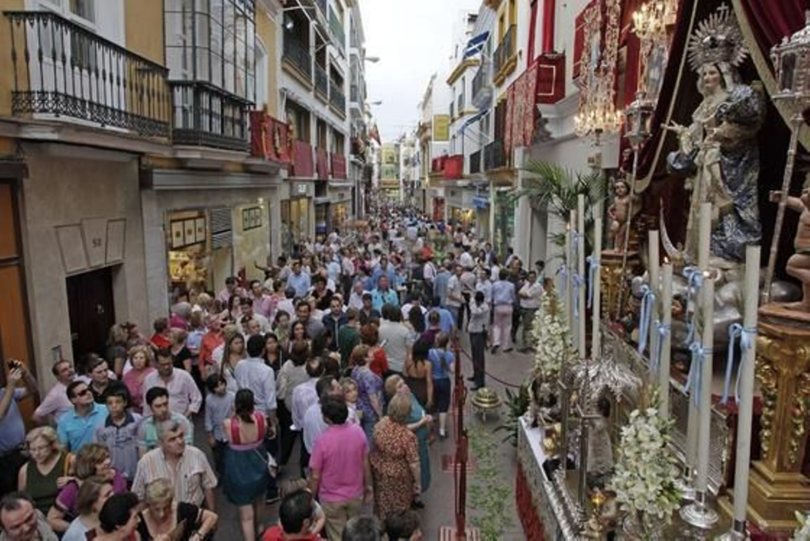 Preparativos para la fiesta Corpus Christi