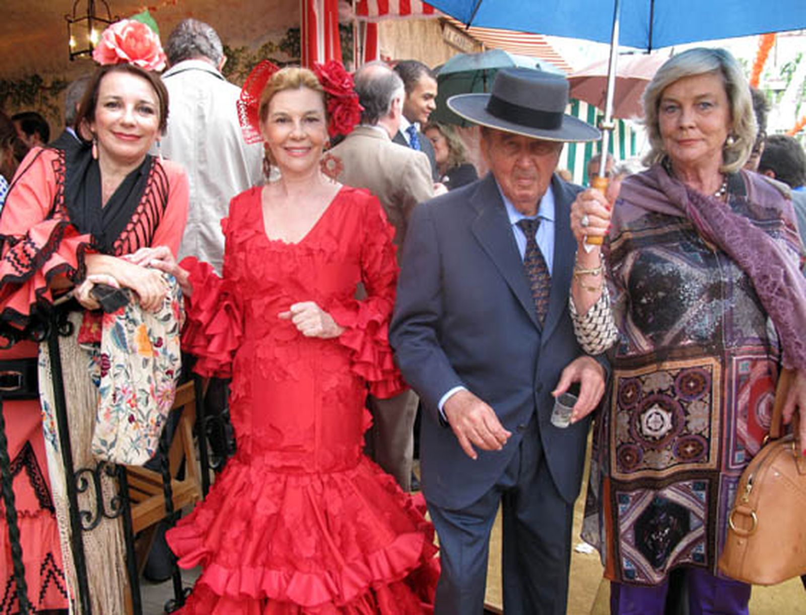 La pintora Mamen Espínola, Conchita Espínola, esposa de Miguel Báez ‘Litri’, el ganadero Fermín Bohórquez y su esposa, Mercedes Domecq.

Foto: Victoria Ramírez