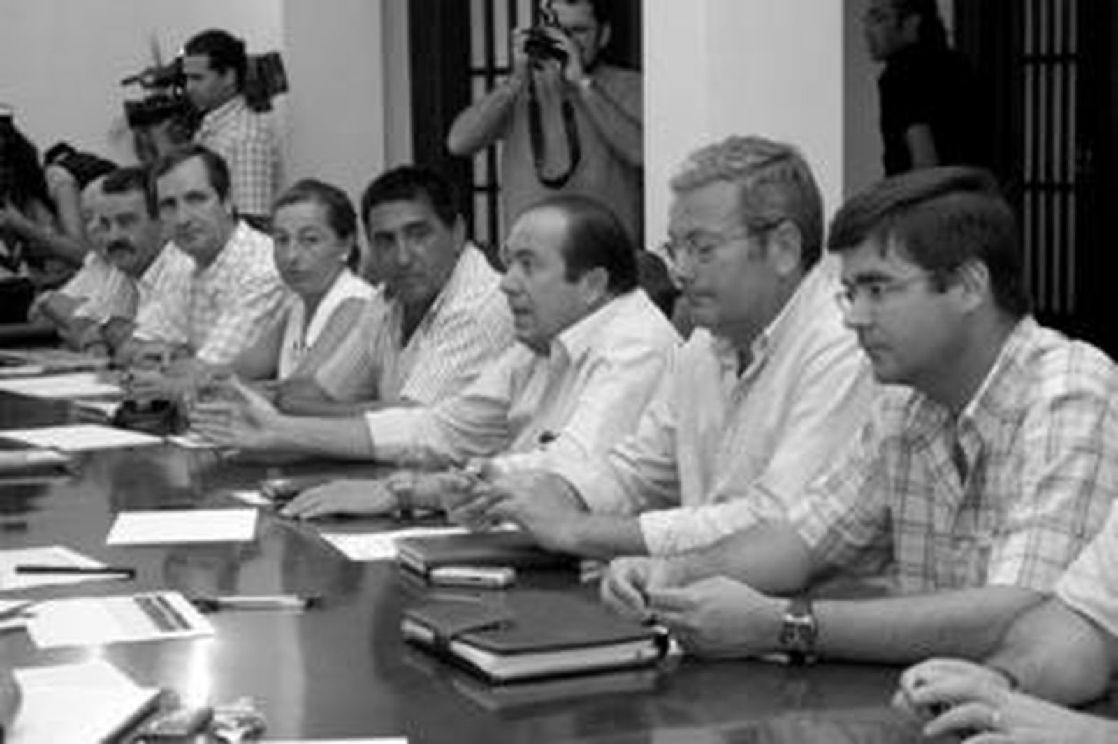 La Comisión de las Migraciones de Huelva se reunió ayer por la mañana en la Subdelegación del Gobierno para preparar la campaña agrícola.