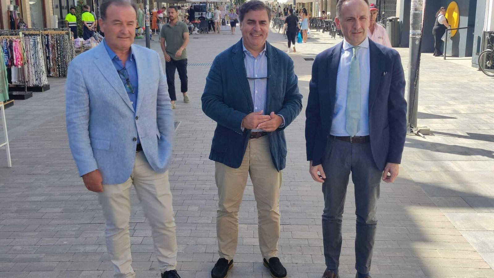 Juan Manuel González Padilla, José Carlos Hernández Cansino y Santiago Ponce, durante la visita al municipio.