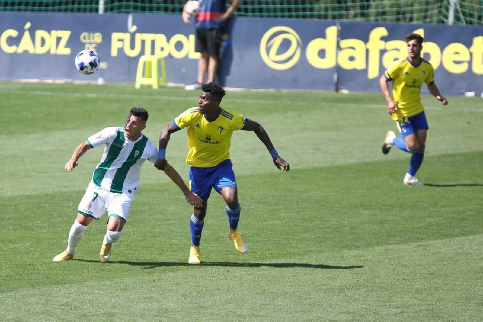 Las imágenes de la derrota del Córdoba CF ante el Cádiz B