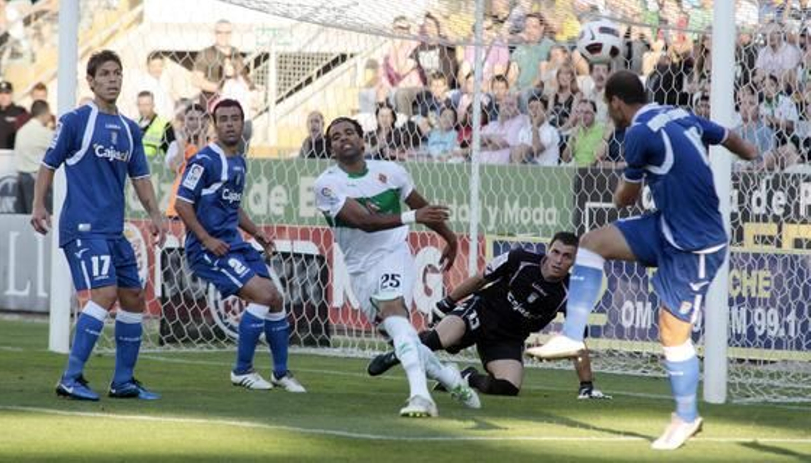 El Xerez cae goleado en Elche y no jugará la promoción (4-1). / LOF