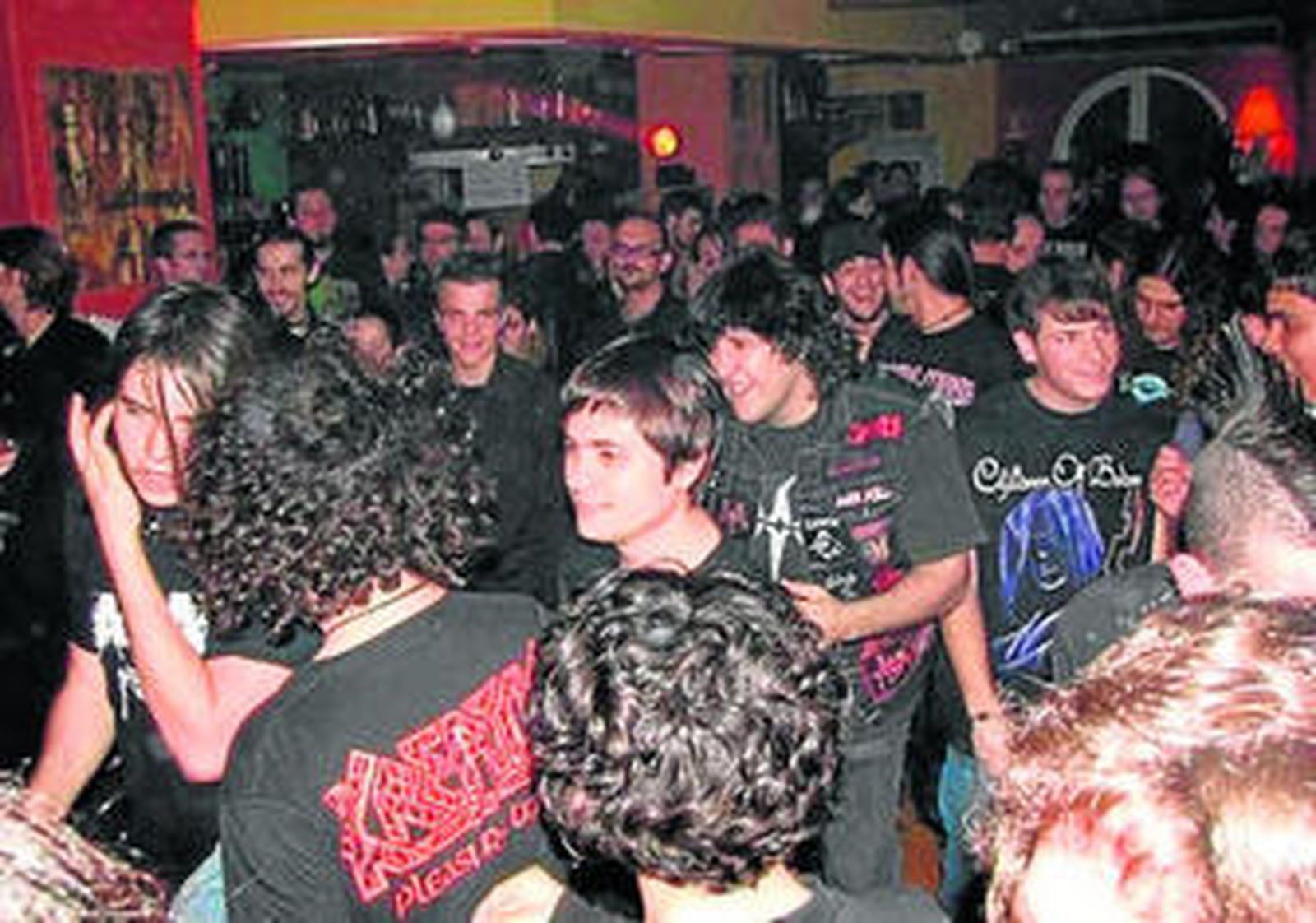 Los amantes del heavy tiene una cita en La Guarida del Metal.