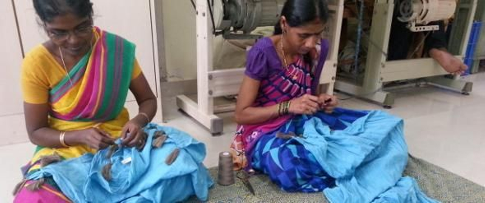 Fulares solidarios con la mujer india