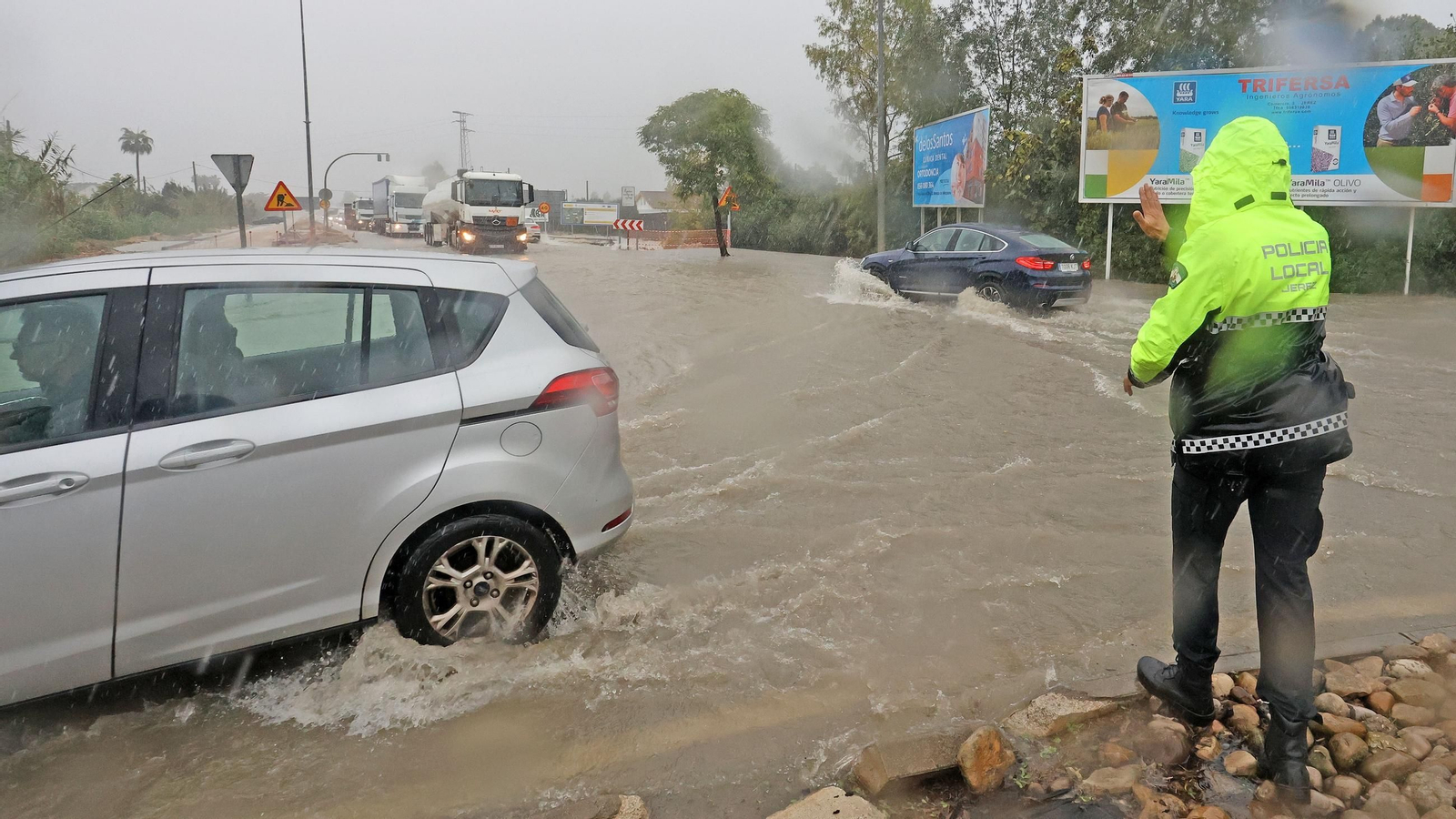 Imágenes del paso de la Dana, inundaciones, destrozos y caos por todo Jerez