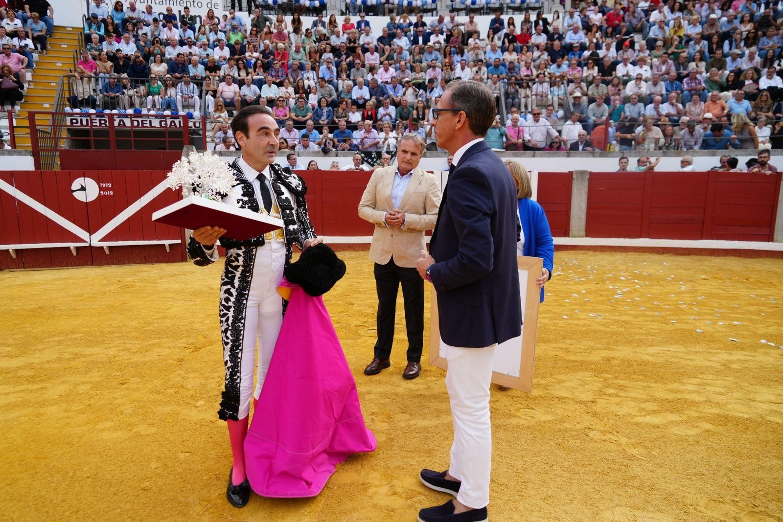 La despedida de Enrique Ponce de los ruedos en Pozoblanco, en imágenes