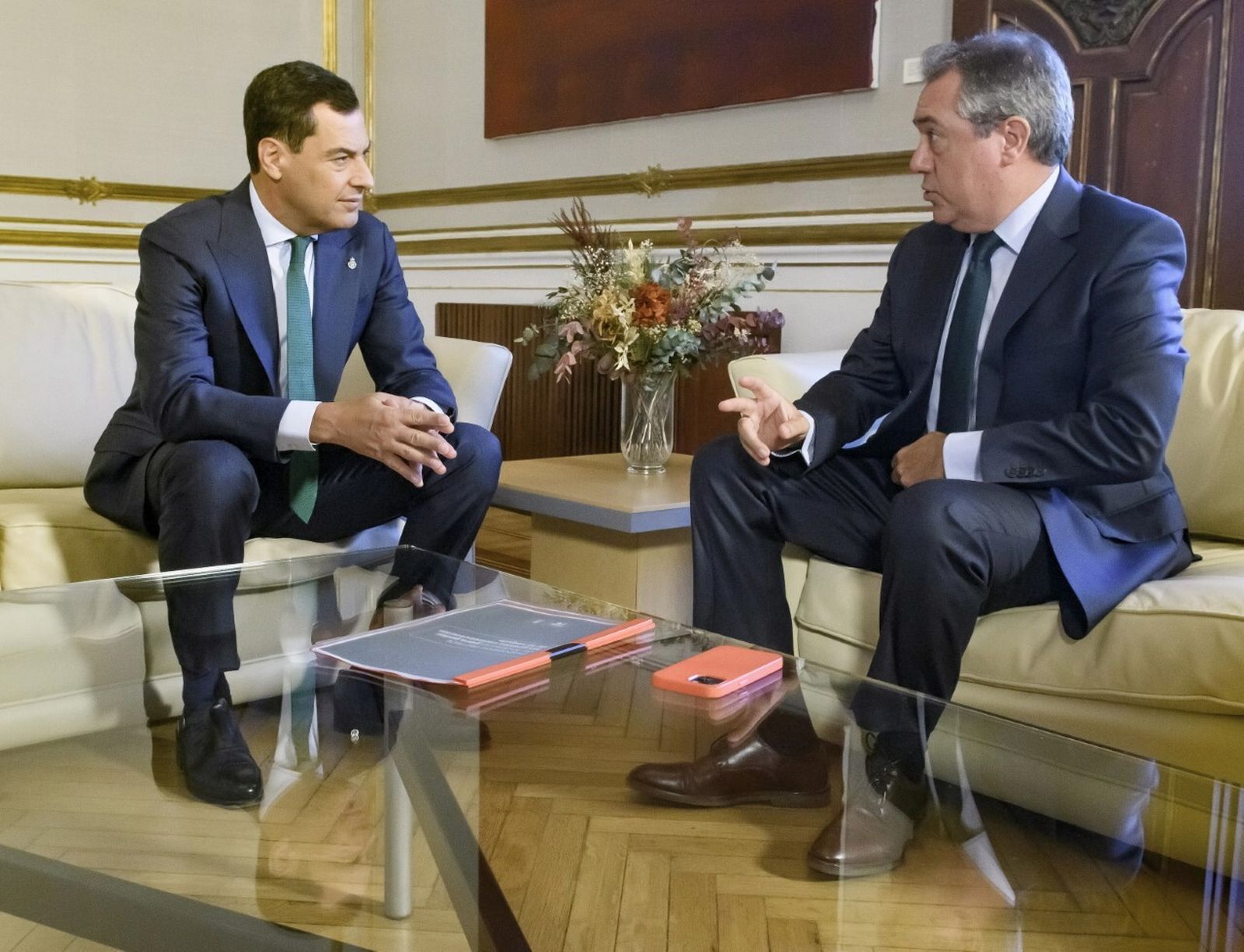 Juanma Moreno y Juan Espadas, el viernes en San Telmo.