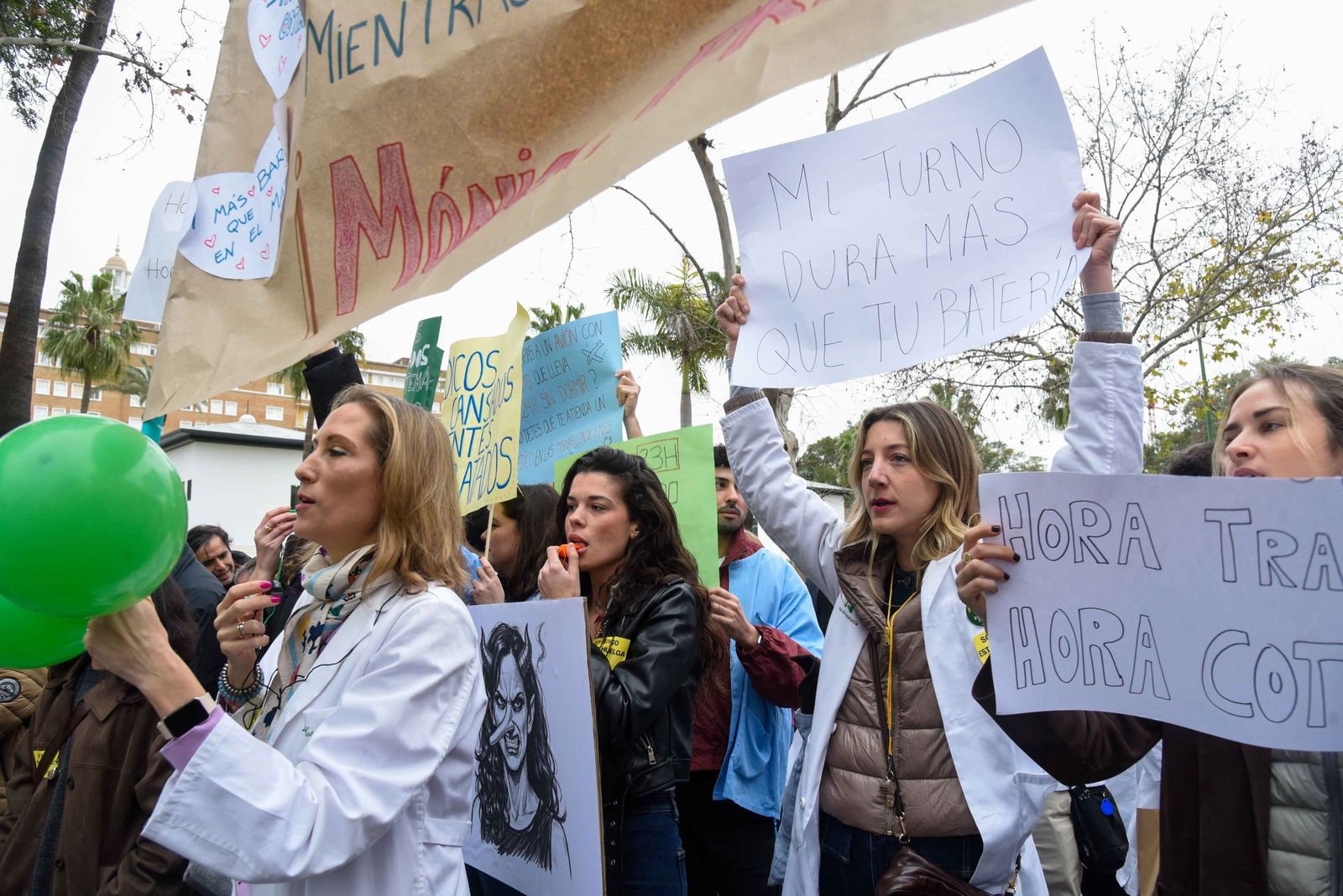 La manifestación por la huelga médica nacional, en imágenes