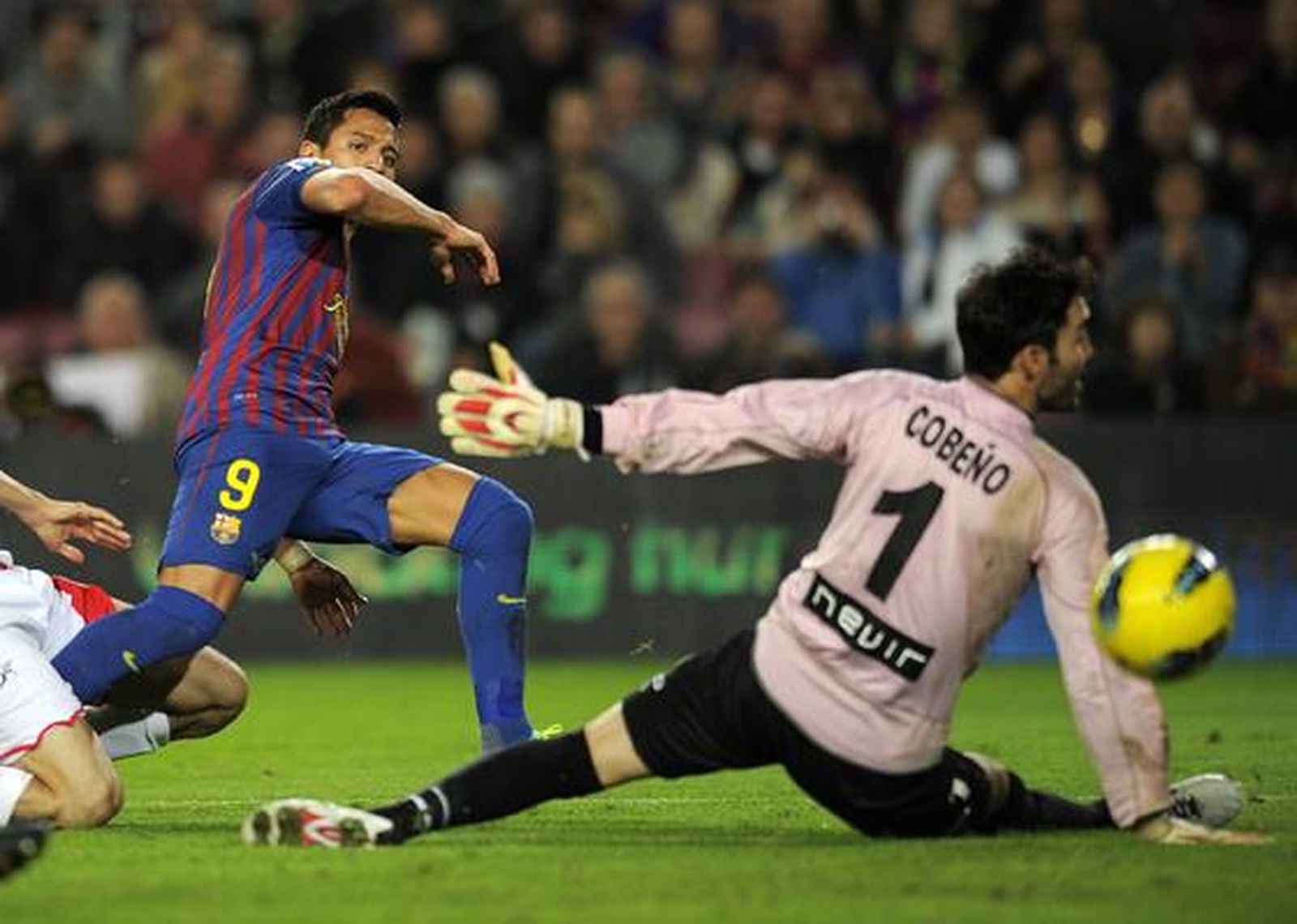 El Barça golea con facilidad a un Rayo Vallecano que salió valiente en el Camp Nou.

Foto: AFP