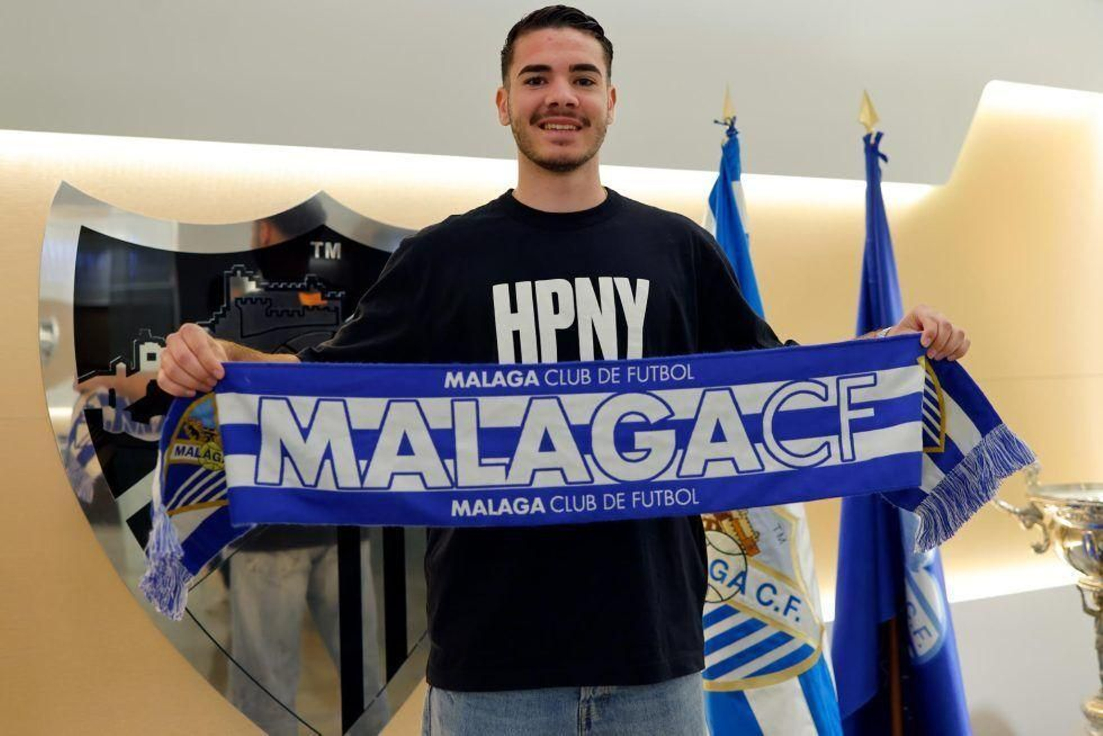 El Málaga renueva a David Márquez, del Atlético Malagueño