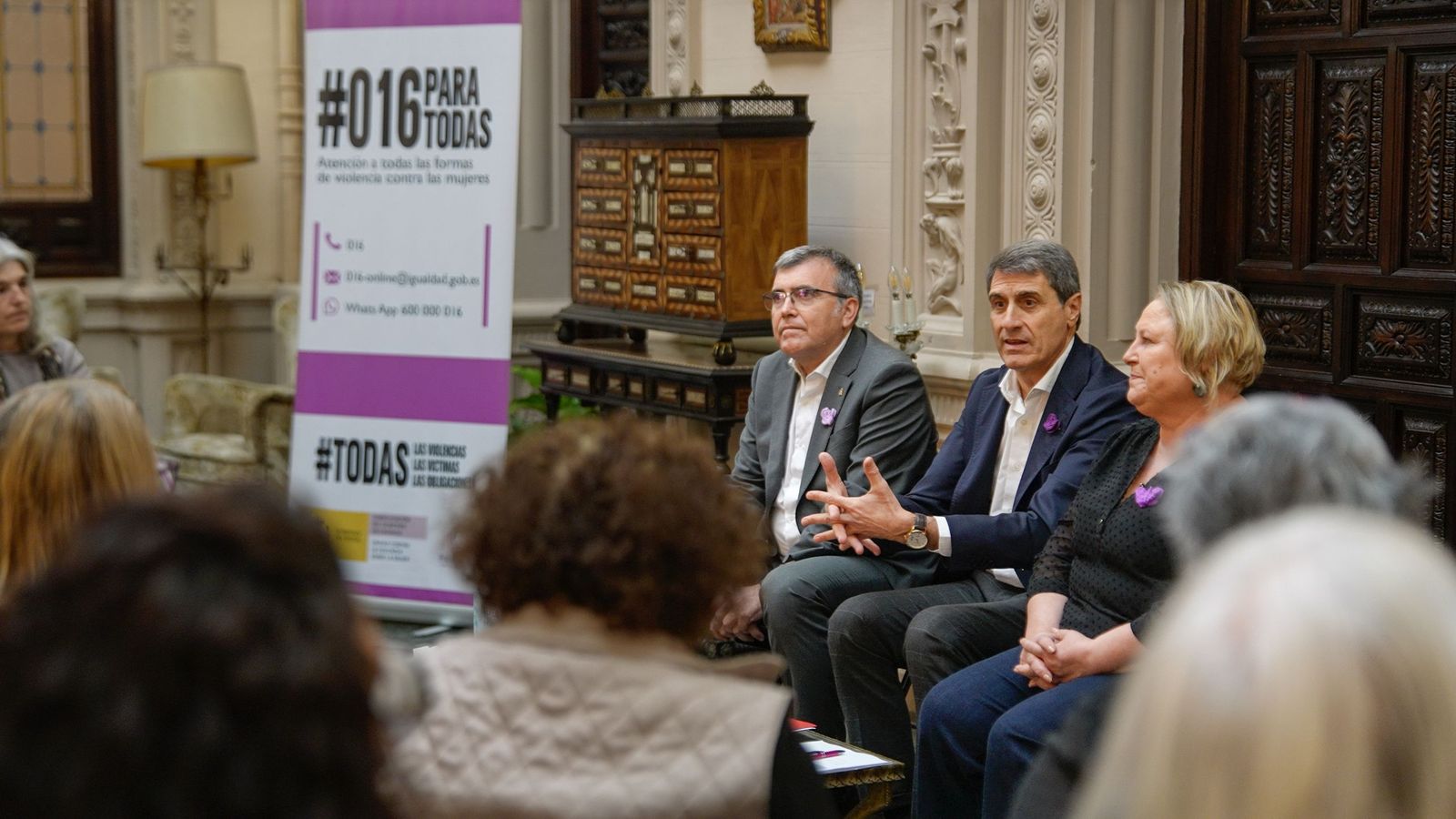 Pedro Fernández y José Antonio Montilla han mantenido un encuentro con colectivos y asociaciones feministas