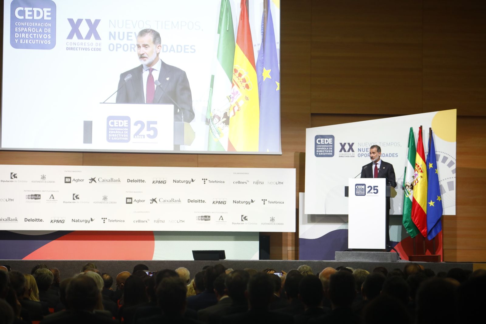 La clausura del Rey del  Congreso de Directivos de CEDE en Córdoba, en fotografías