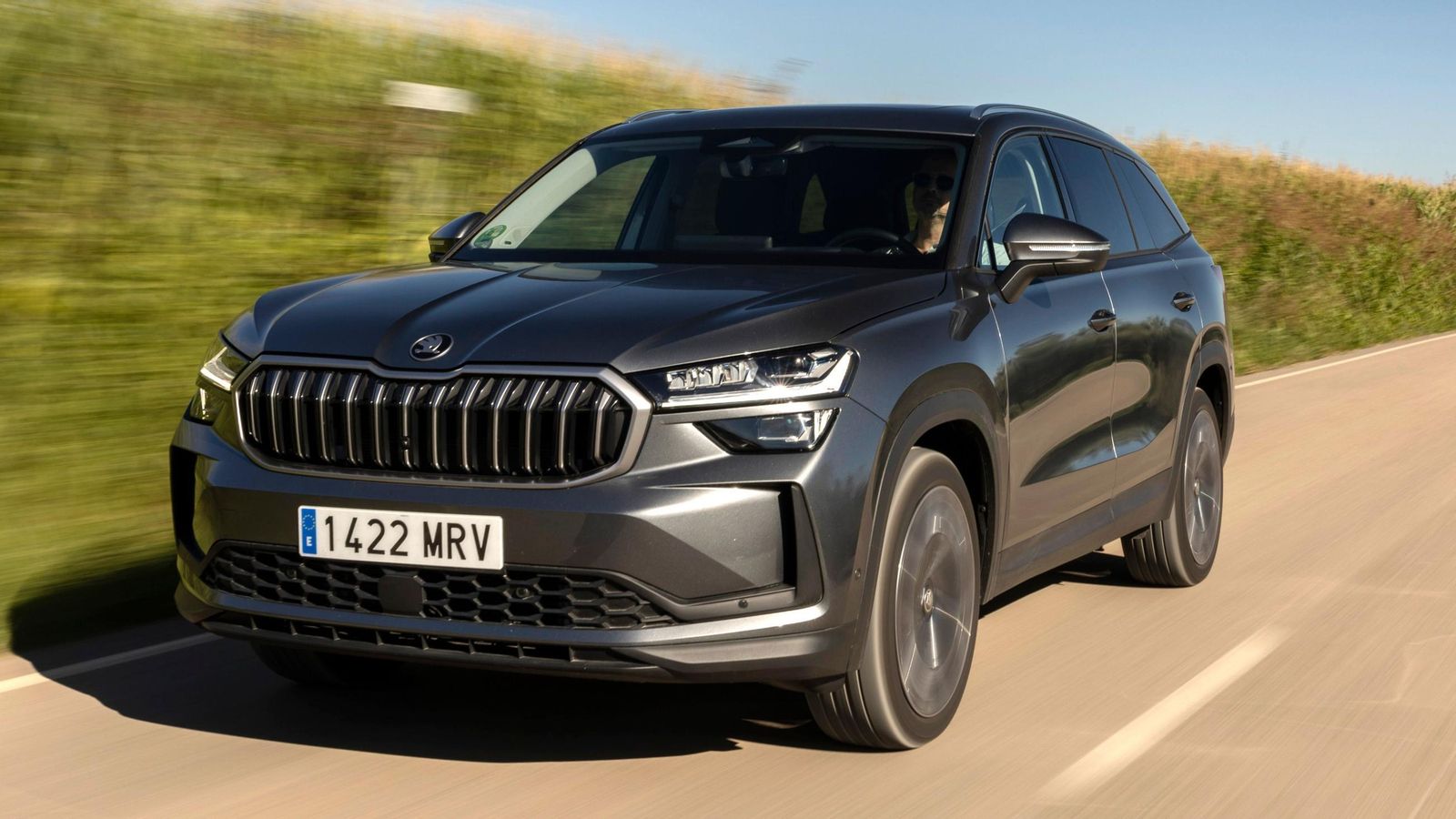 El comportamiento del Kodiaq ha ganado enteros en esta generación, capaz de trasladar al conductor tanto una sensación de alto confort como de aplomo.