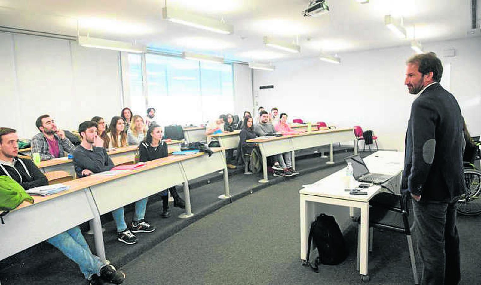 Alejandro de Nogal, durante la conferencia.