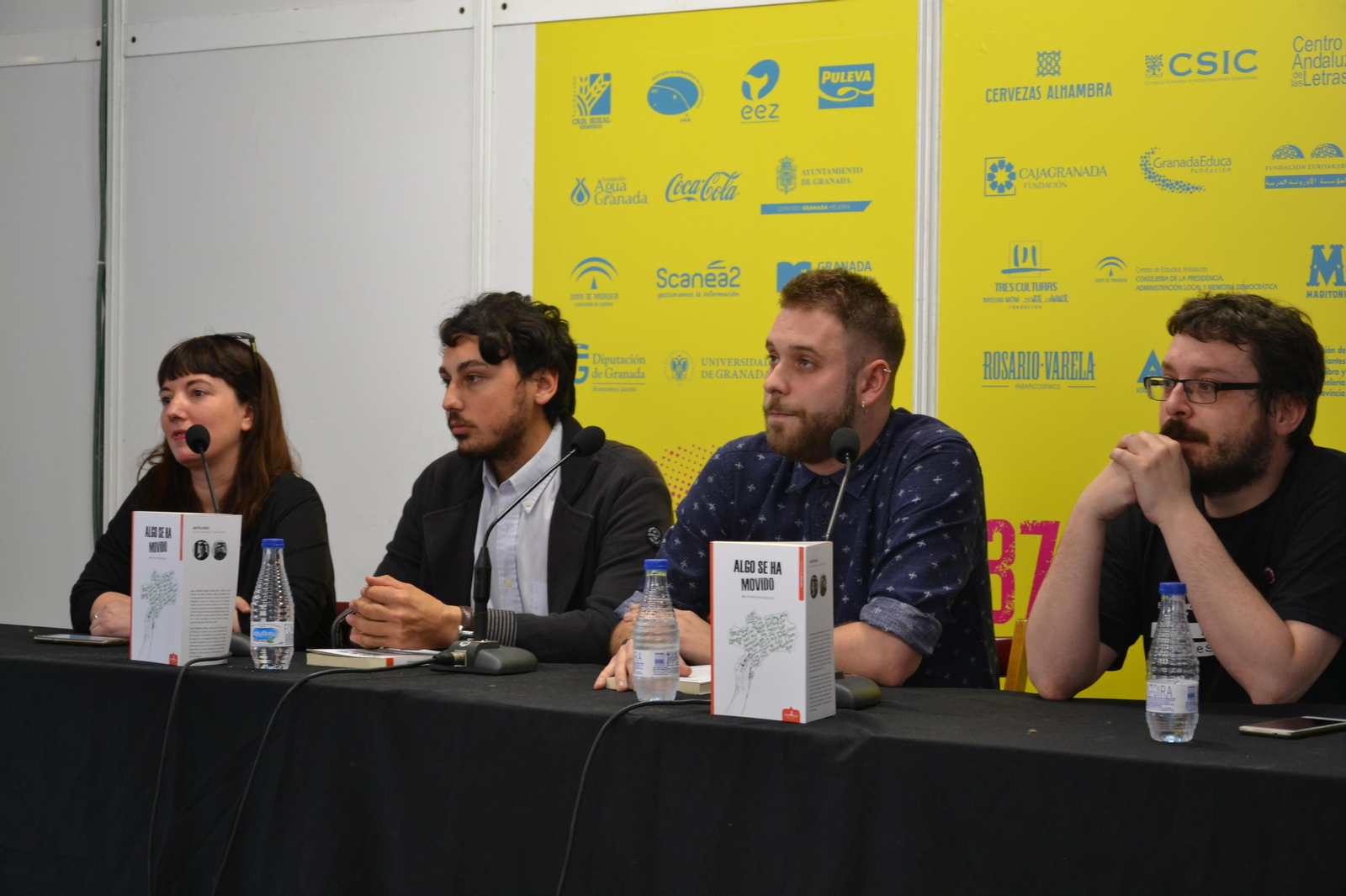 Presentación de 'Algo se ha movido' en la Feria del Libro de Granada.
