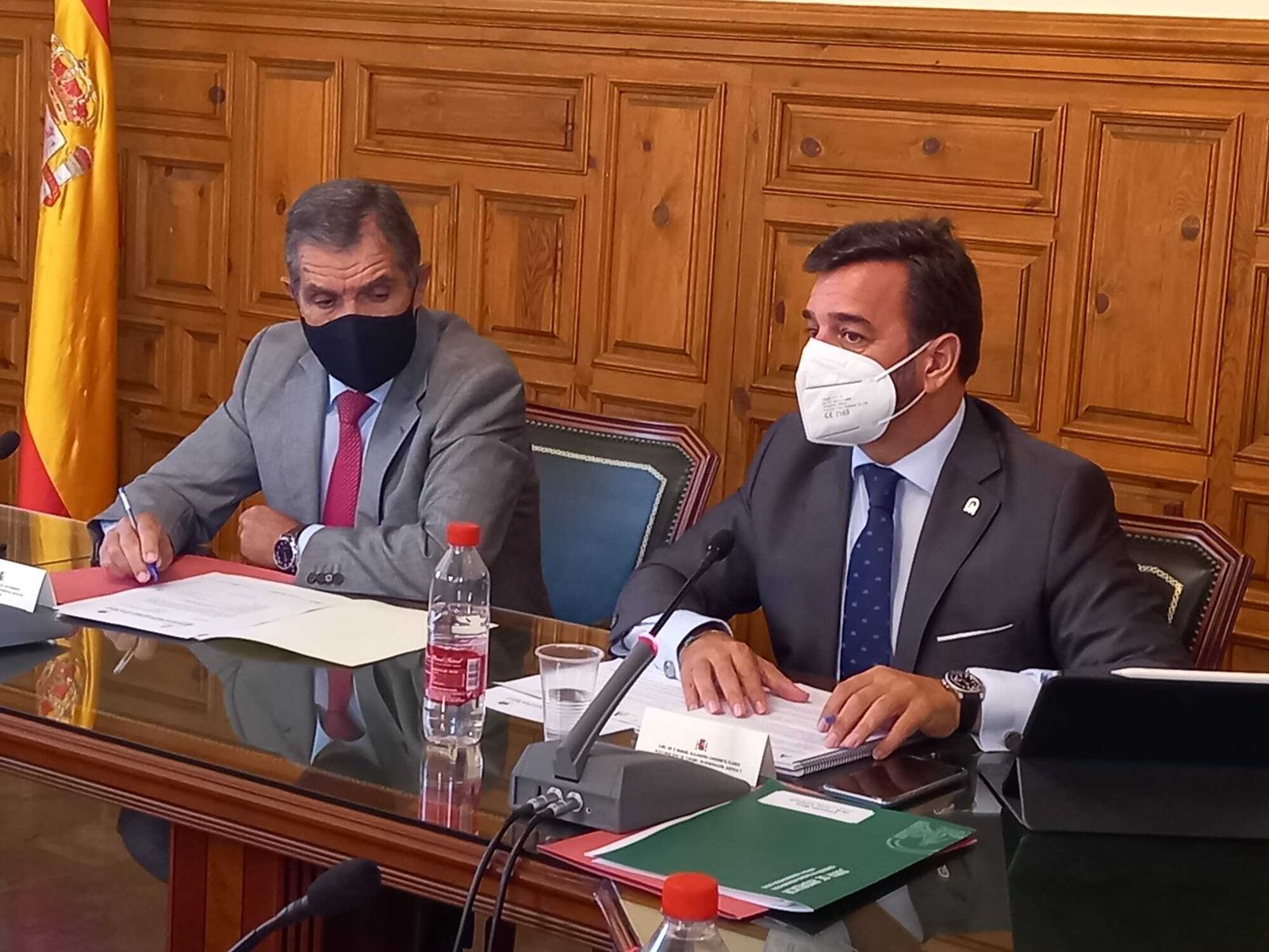El presidente del TSJA, Lorenzo del Río, y el viceconsejero de Justicia, Manuel Alejandro Cardenete.