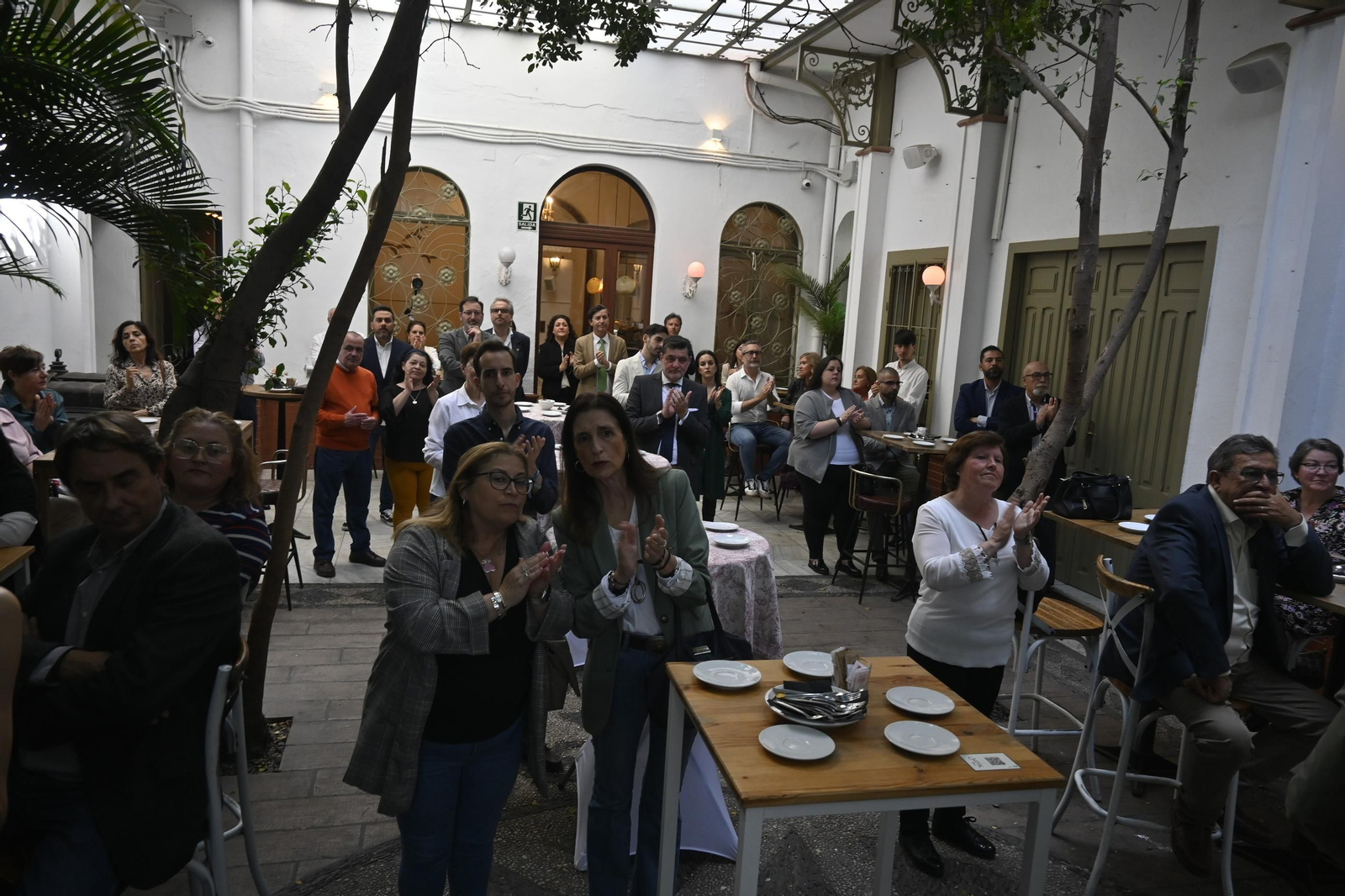 Ambiente en la presentación de la Guía de la Semana Santa de Huelva, en imágenes