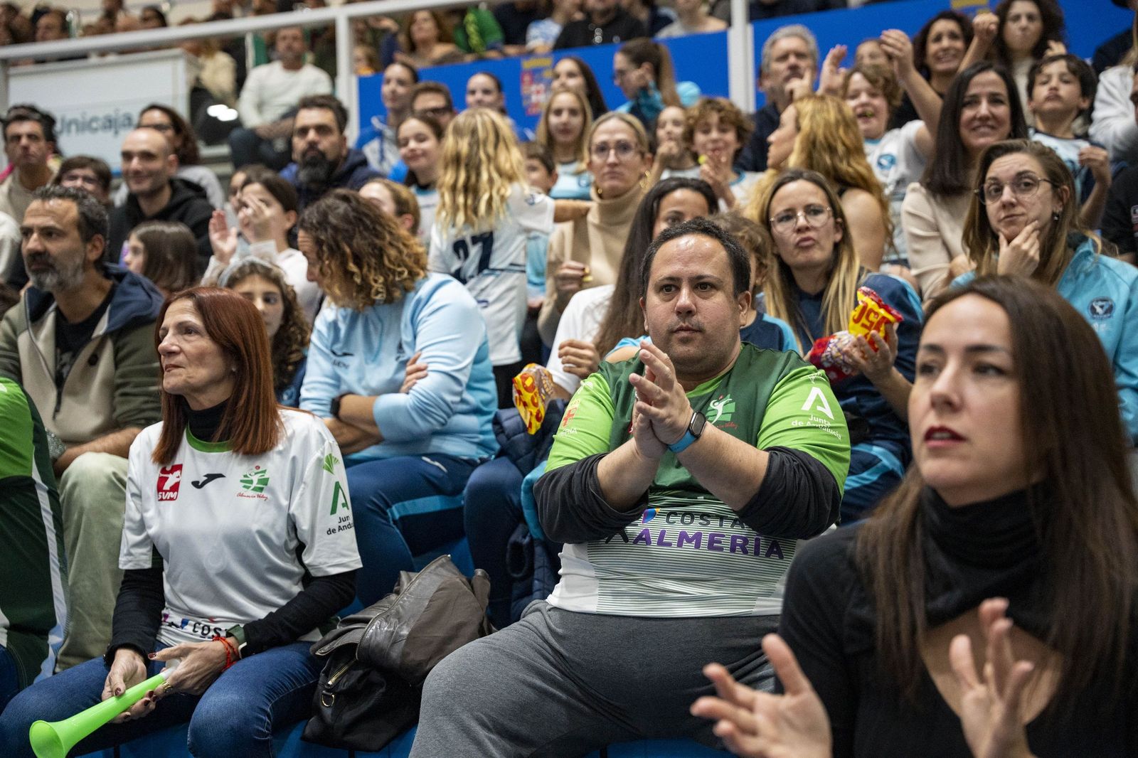 Las imágenes del partido entre Unicaja Costa de Almería y Pamesa Teruel de Superliga de voleibol
