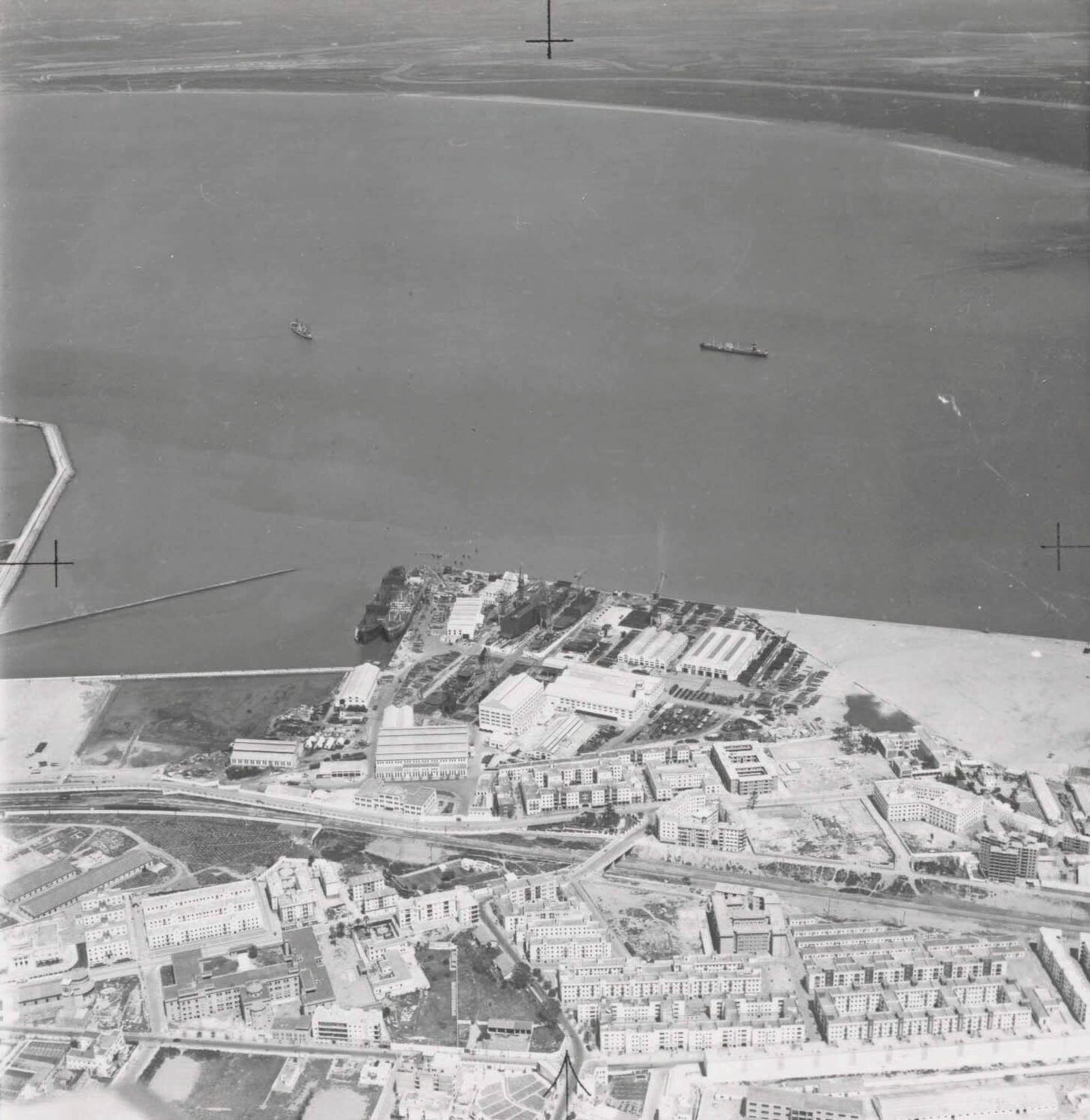 Así creció Cádiz a través de imágenes espectaculares