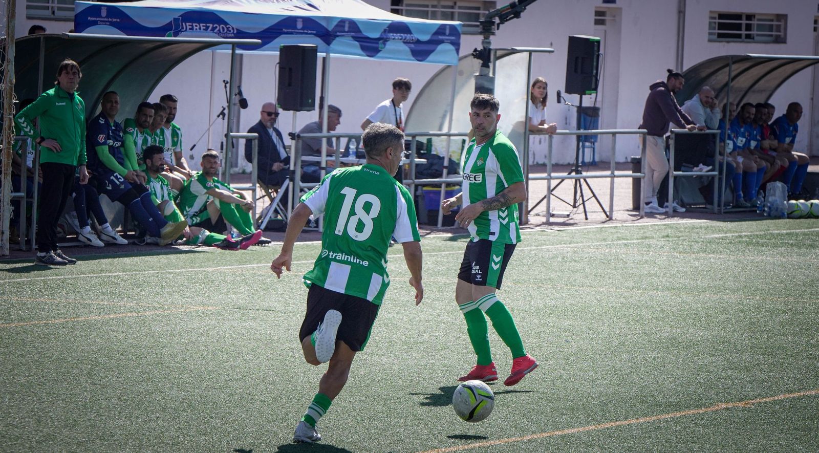 Imágenes del partido de Veteranos del Xerez CD y el Betis