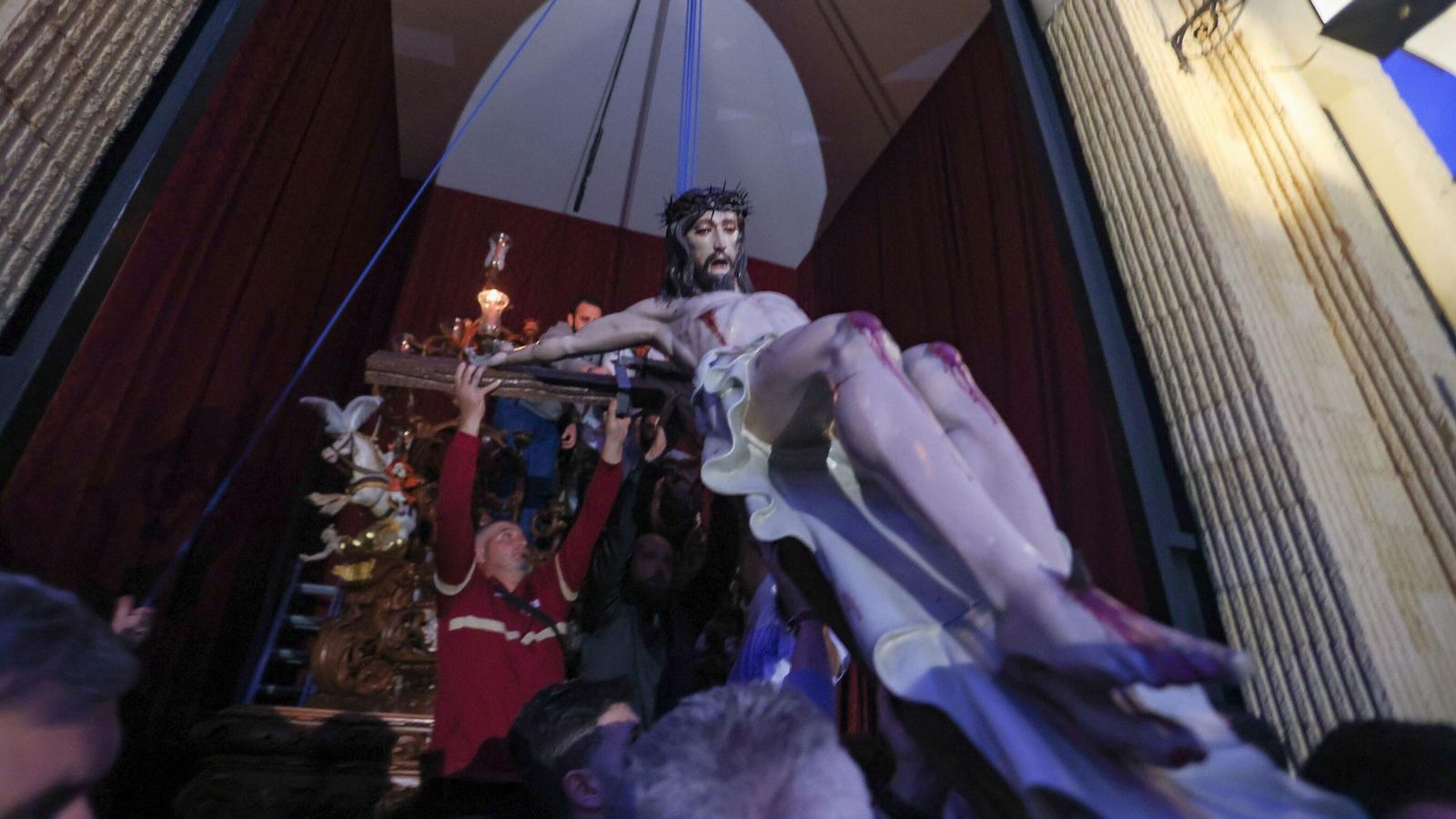 Así vivió Granada la Entronización del Santísimo Cristo de la Redención 2025