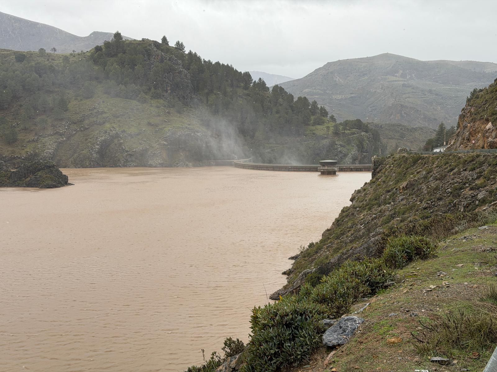 Pantano de Quéntar este jueves tras el paso de la borrasca Leonardo por Granada