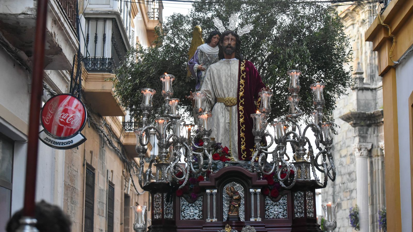 Fotos del Lunes santo en Tarifa: Nuestro Padre Jesús en la Oración en el Huerto y Nuestra Madre de Dios y del Rosario