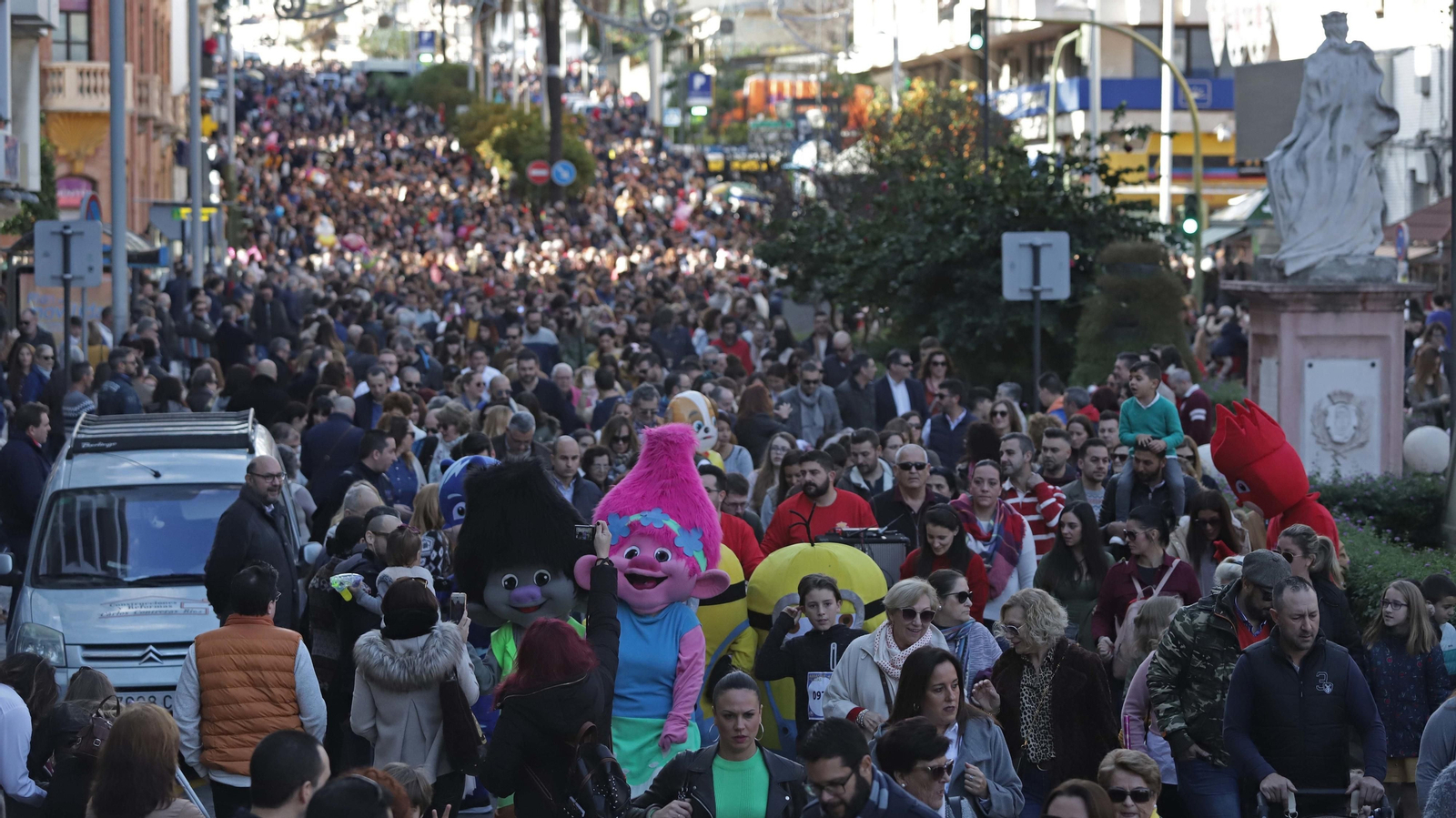 Imágenes del arrastre de latas en Algeciras