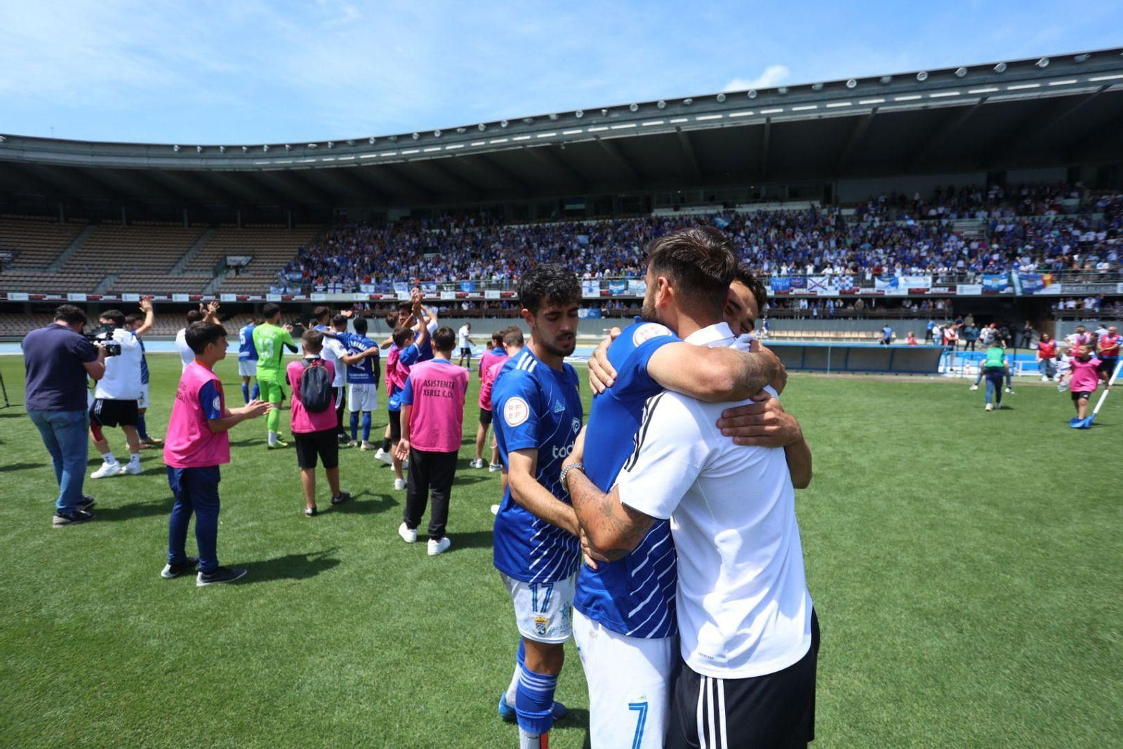 Imágenes de la celebración del Xerez CD del ascenso virtual a Segunda RFEF Imágenes de la celebración del Xerez CD del ascenso virtual a Segunda RFEF