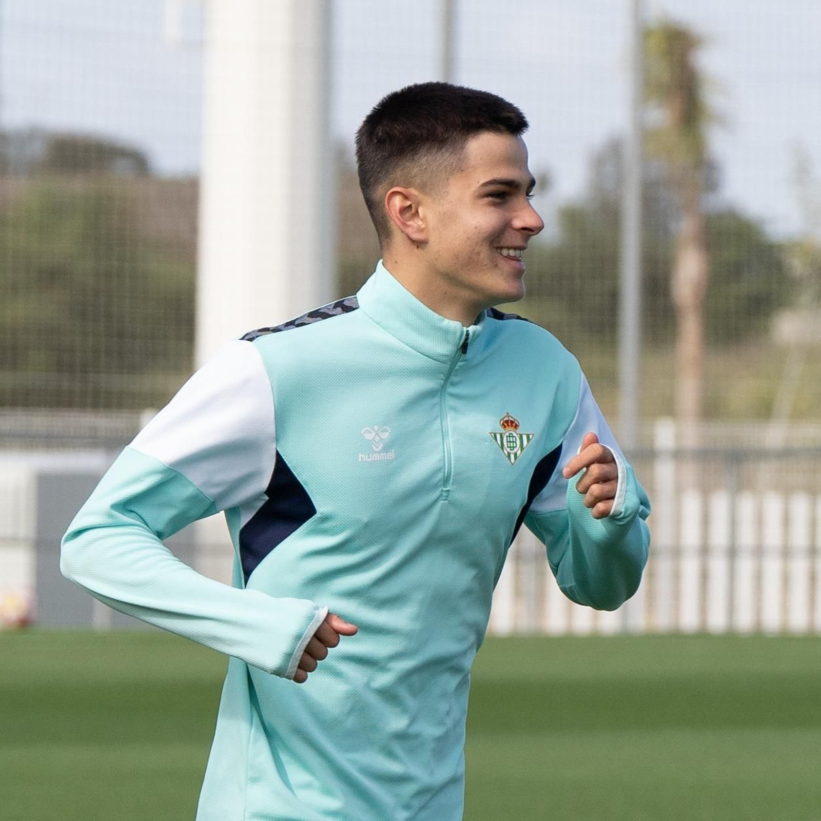 El canterano Dani Pérez reaparece después de seis meses de lesión