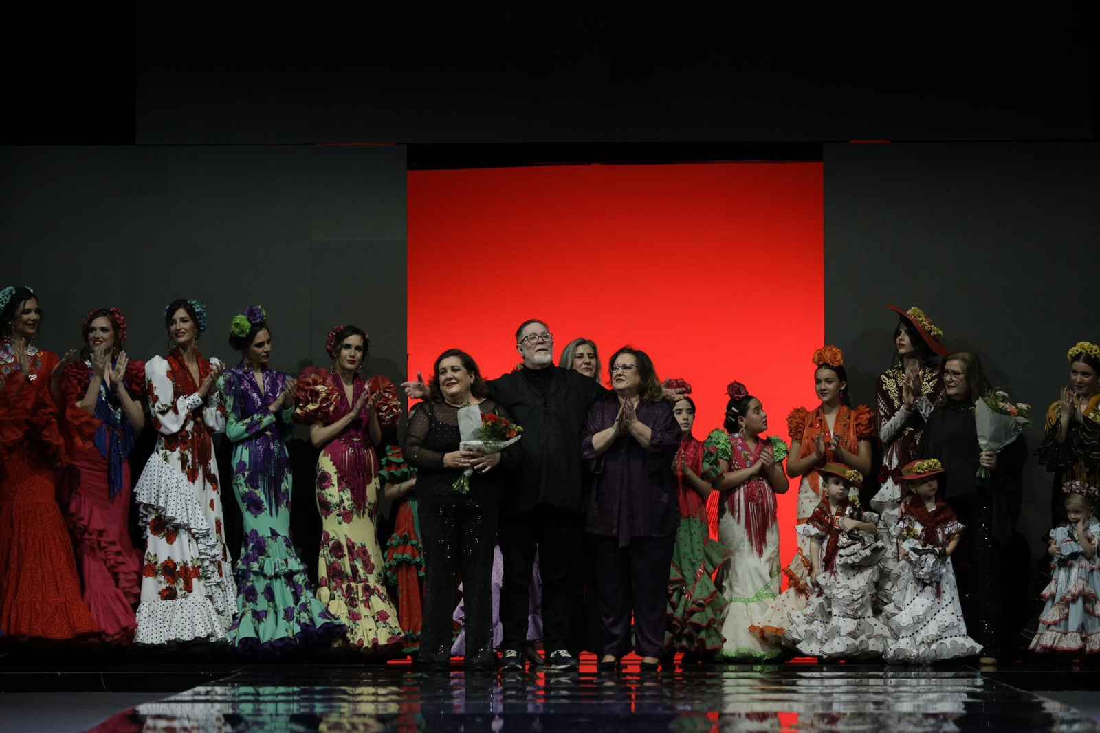 Desfile de Hermanas Serrano en SIMOF 2025, todas las fotos