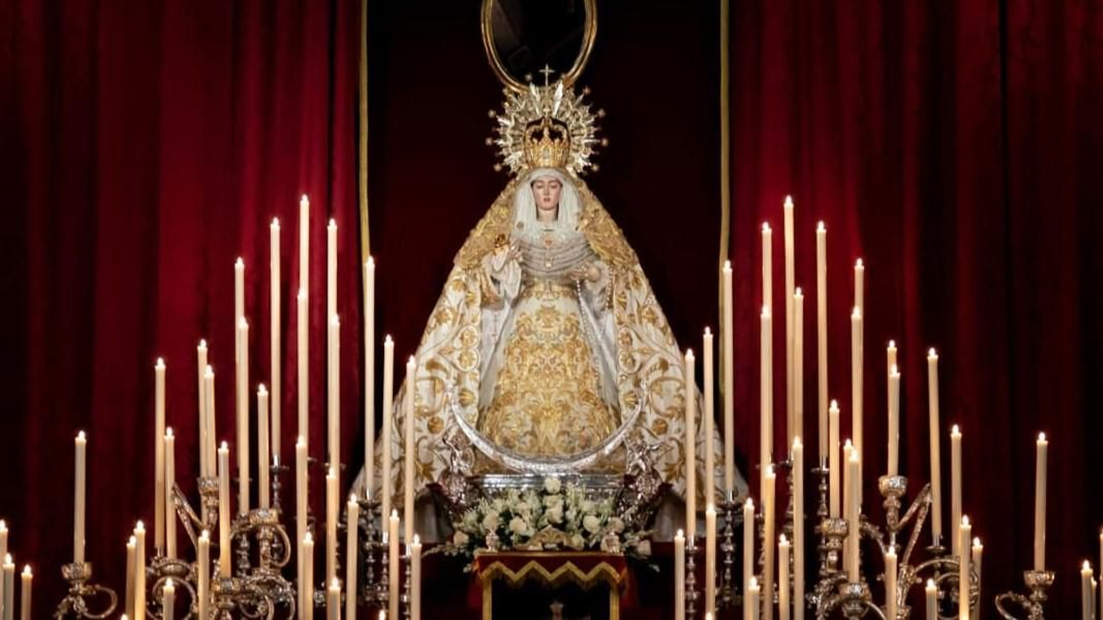 Altar de Solemne Triduo en honor a María Santísima de la Aurora, Patrona del Albayzín. Septiembre 2023. Altar de Solemne Triduo en honor a María Santísima de la Aurora, Patrona del Albayzín. Septiembre 2023.
