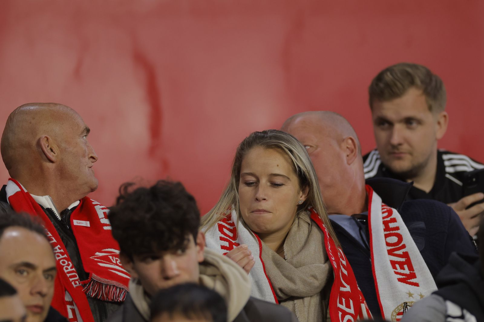 Búscate en las fotos del SEVILLA FC-PSV EINDHOVEN