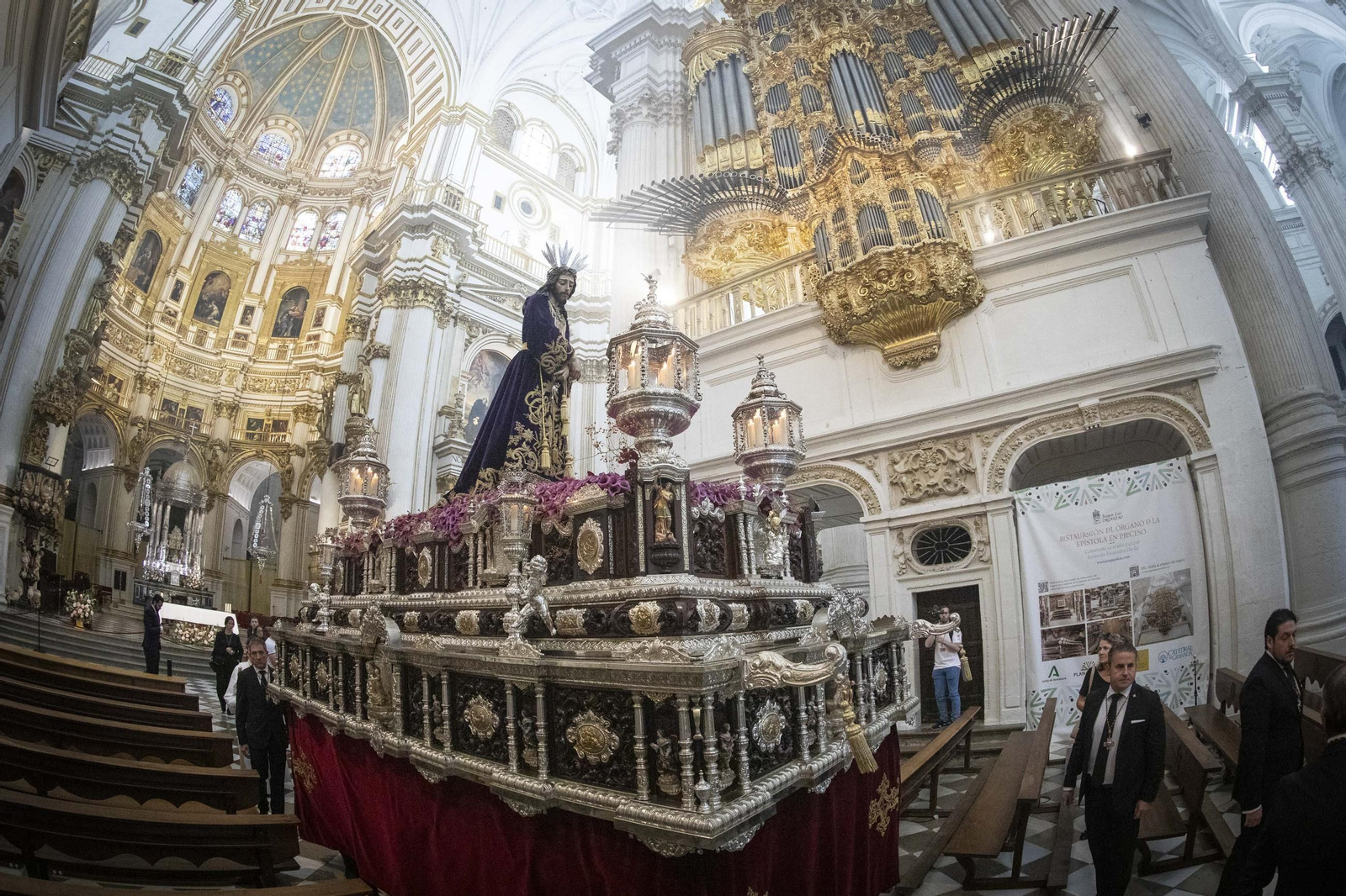 Solemne Procesión Extraordinaria de Alabanza de Nuestro Padre Jesús del Rescate de Granada, Octubre 2025.jpg