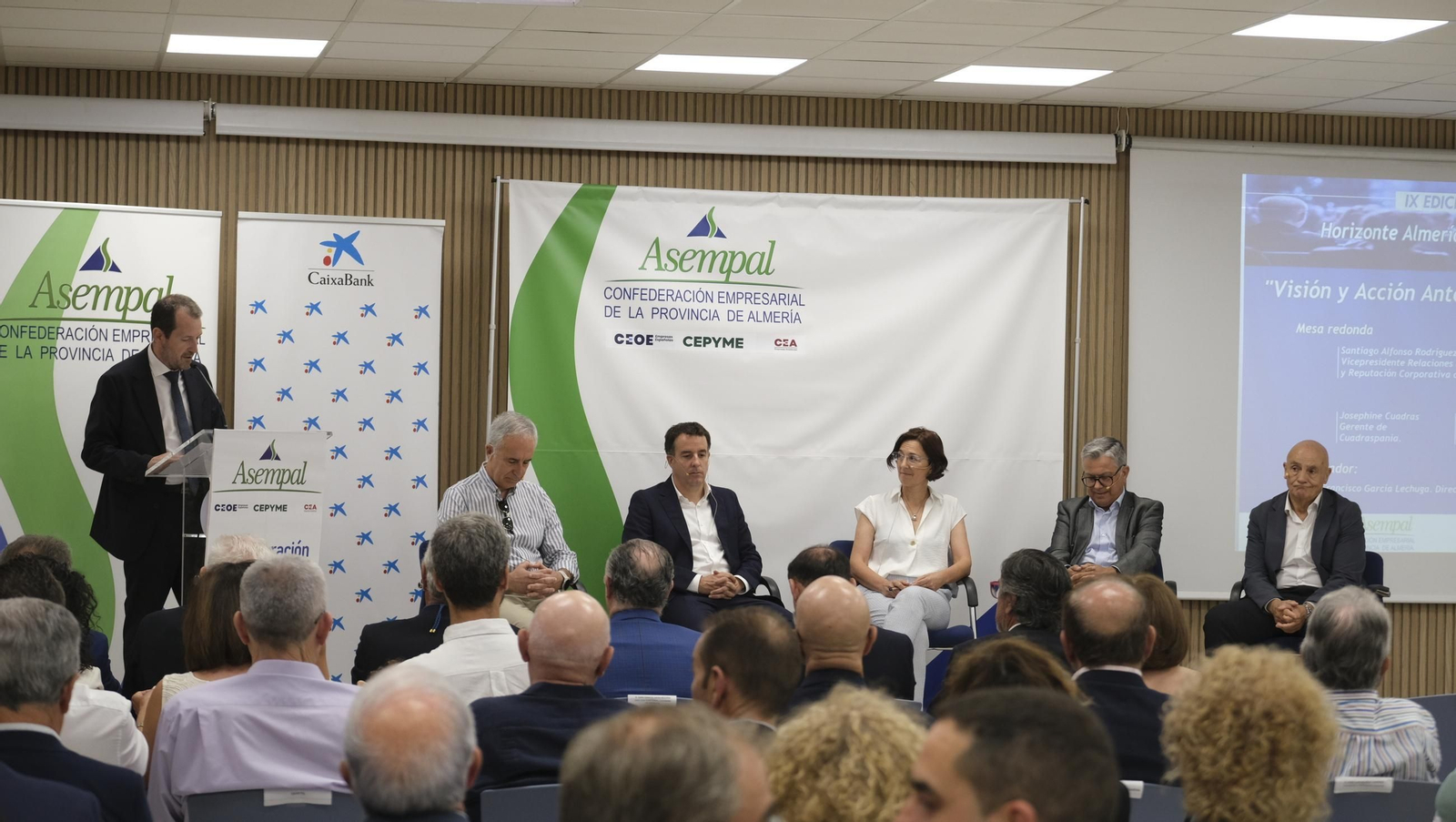 Medalla de Oro al ex Presidente de Asempal, Pepe Cano, en imágenes