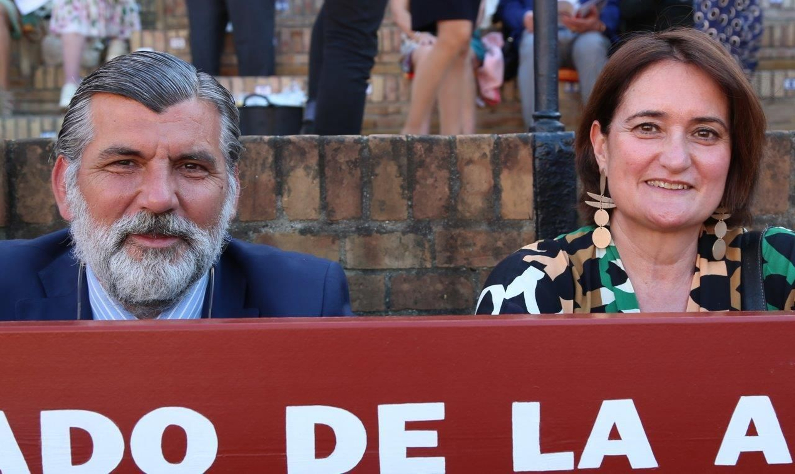 Los veterinarios Mª Victoria García Viña y Santiago Sánchez Apellaniz