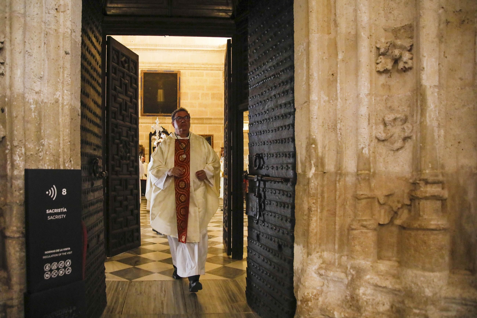 Las imágenes de la santa misa estacional presidida por el obispo de Almería, con la interpretación de Anacrusa