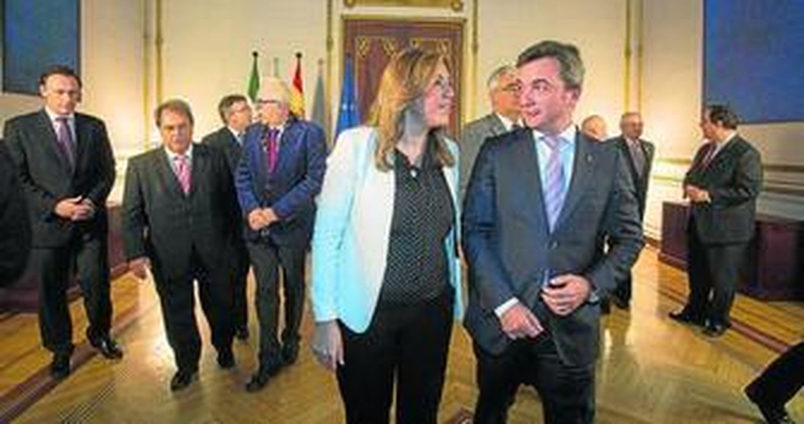 La presidenta de la Junta de Andalucía, Susana Díaz, junto al presidente de la Asociación de Universidades Públicas de Andalucía, Eduardo González Mazo.